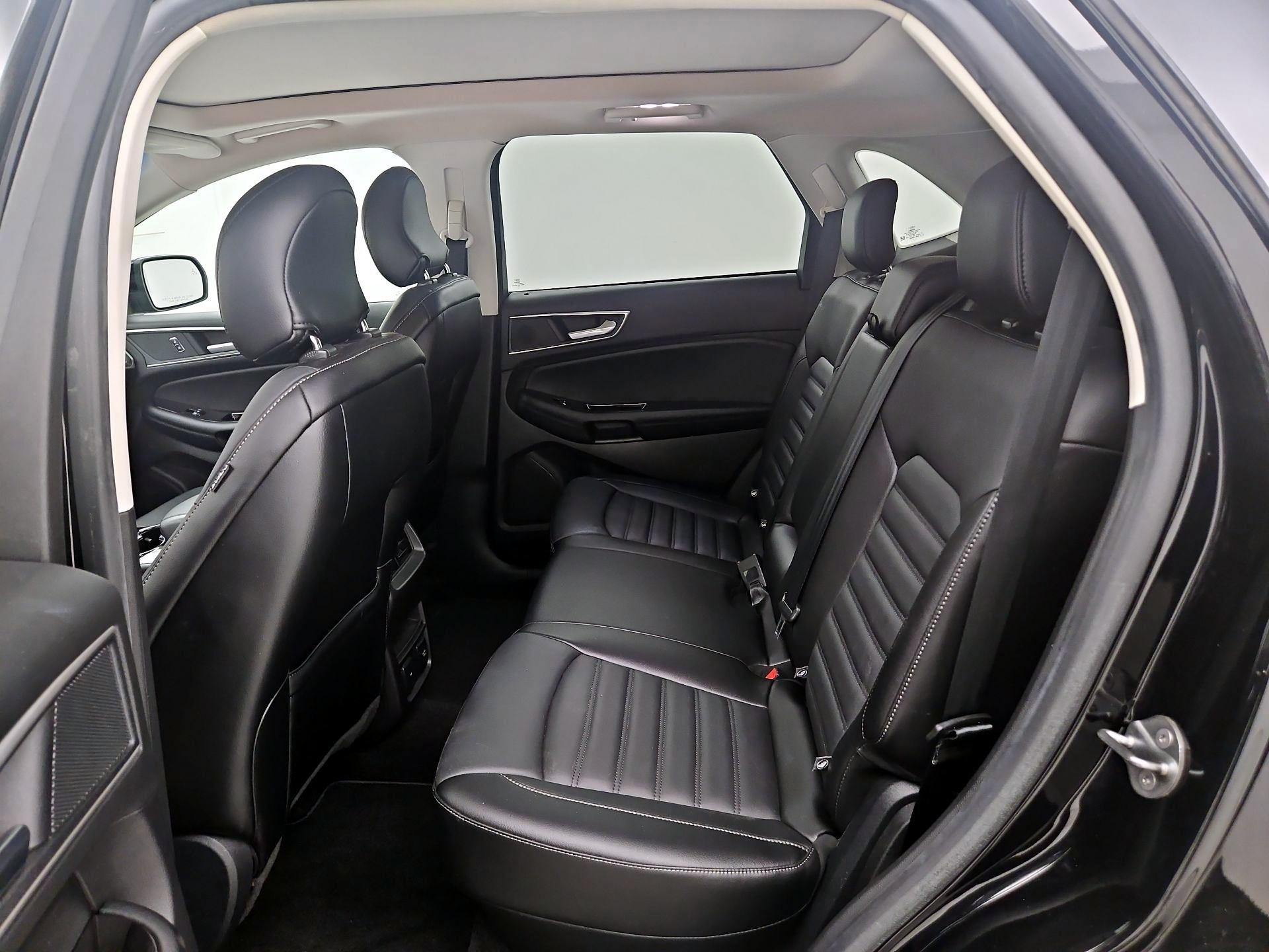 Thumbnail: 2017 Ford Edge - 18