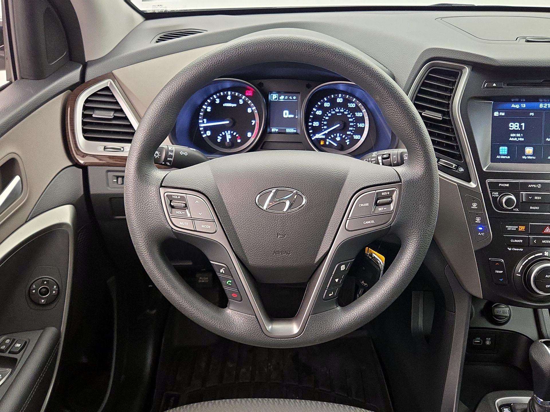 Thumbnail: 2017 Hyundai Santa Fe - 10