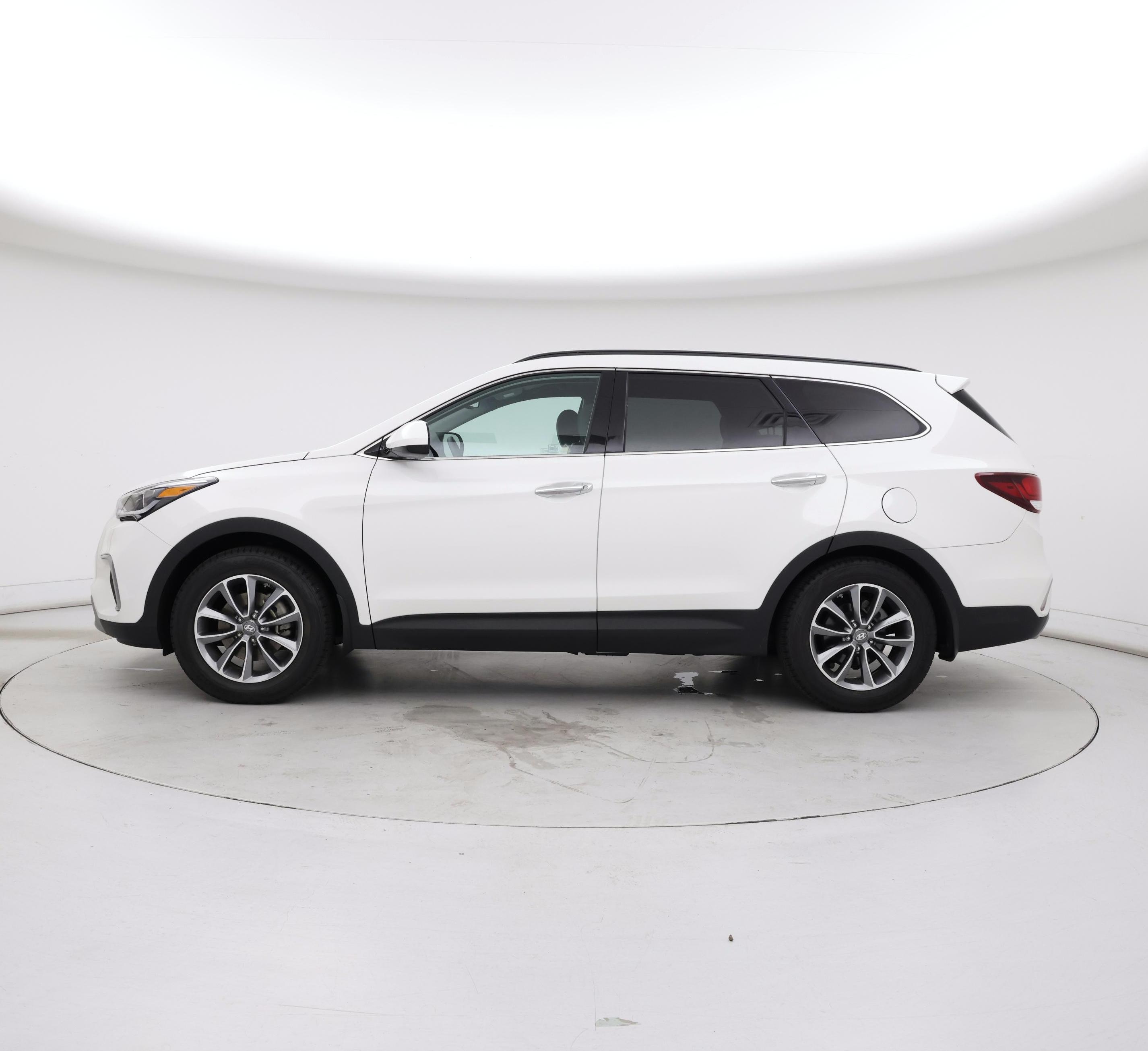 Thumbnail: 2017 Hyundai Santa Fe - 3