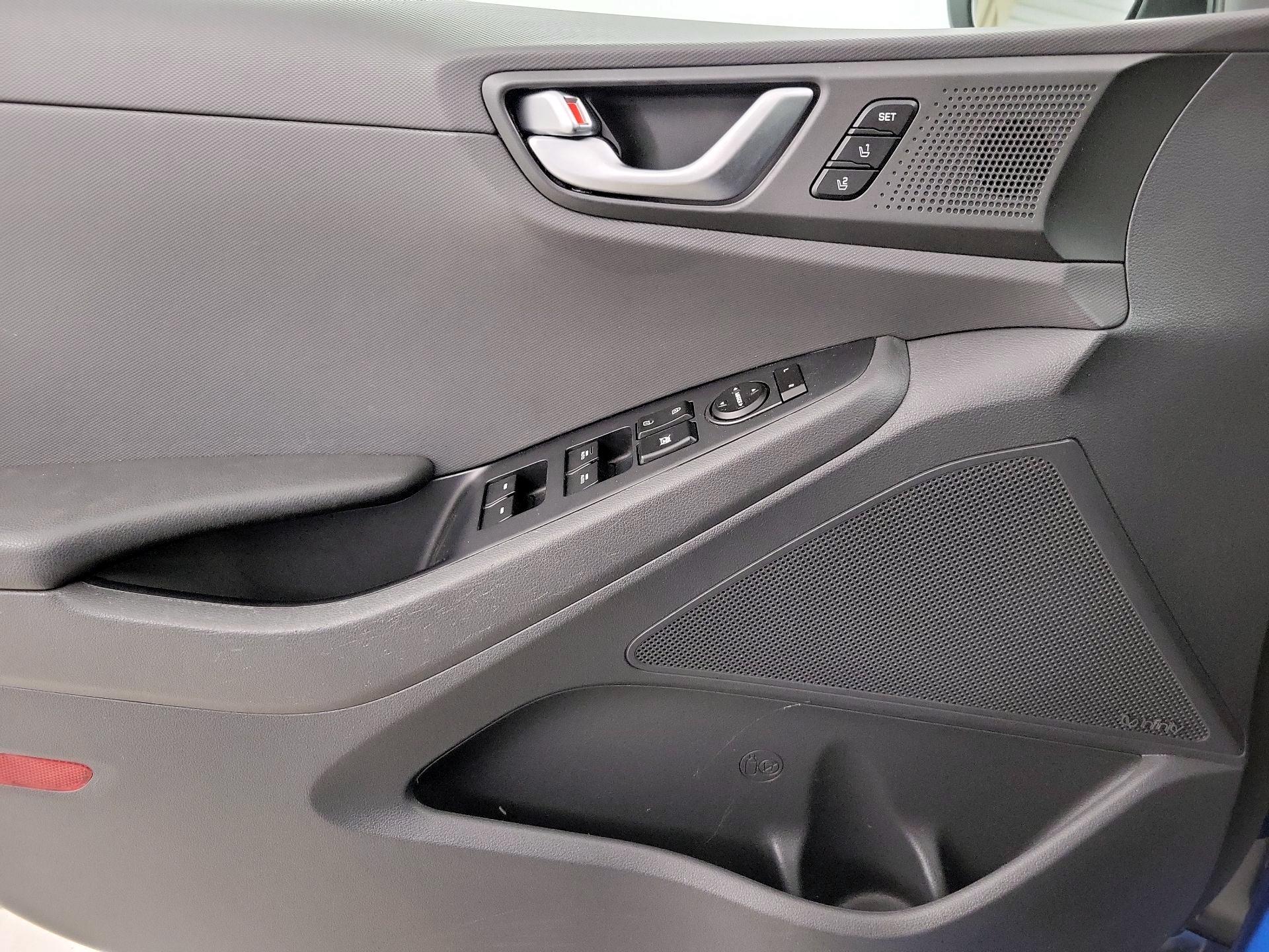 Thumbnail: 2018 Hyundai Ioniq - 12