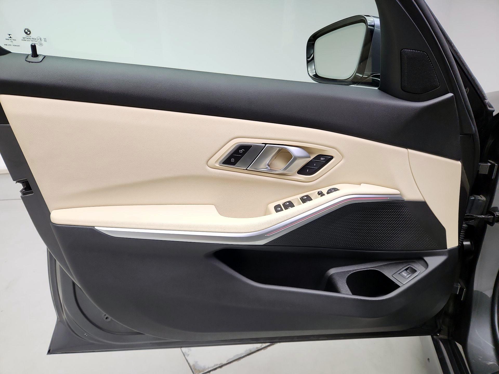 Thumbnail: 2021 BMW 3 Series - 10