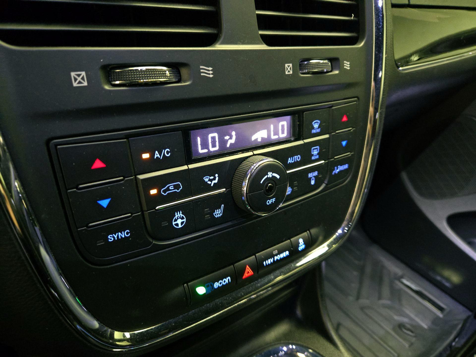 Thumbnail: 2017 Dodge Grand Caravan - 16