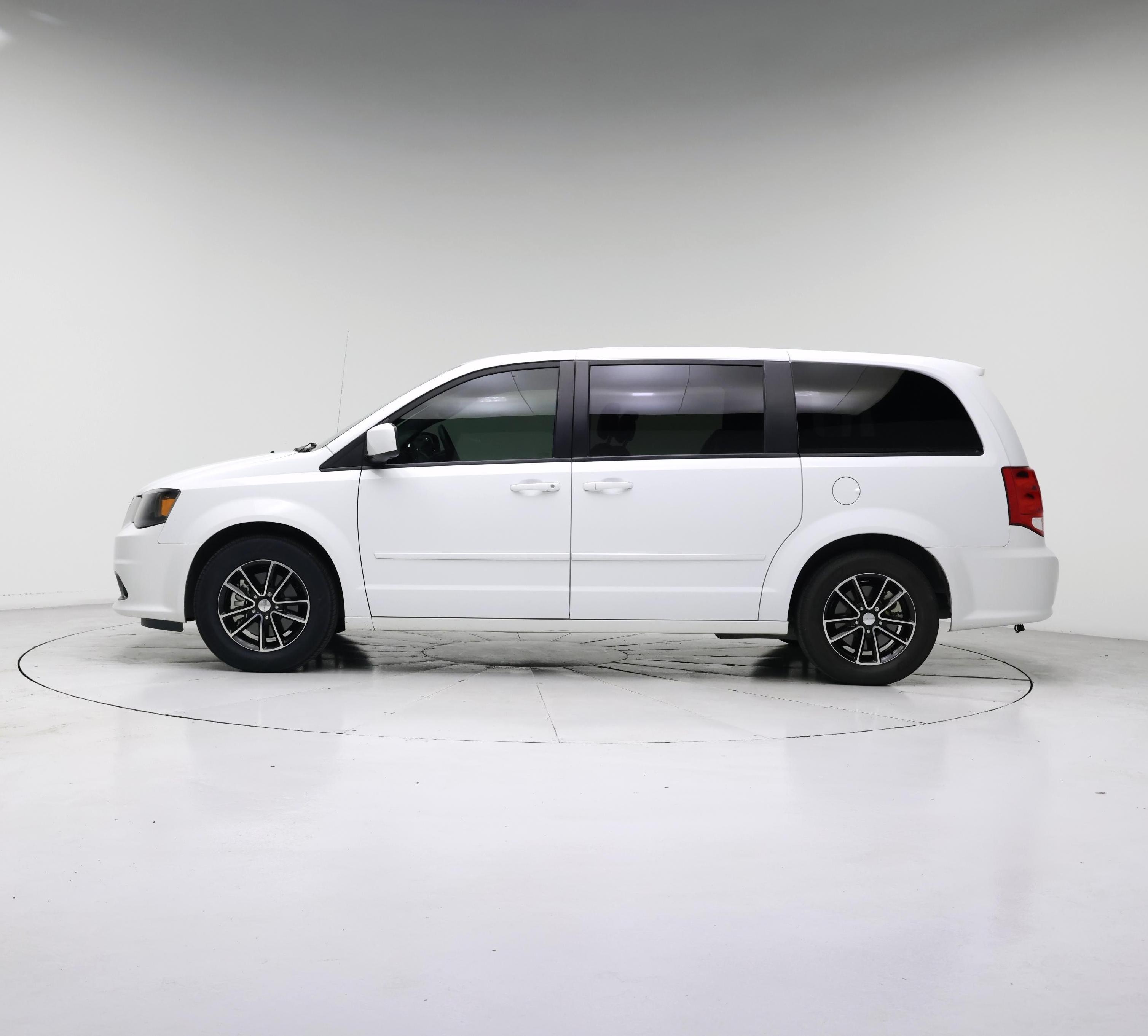 Thumbnail: 2017 Dodge Grand Caravan - 3