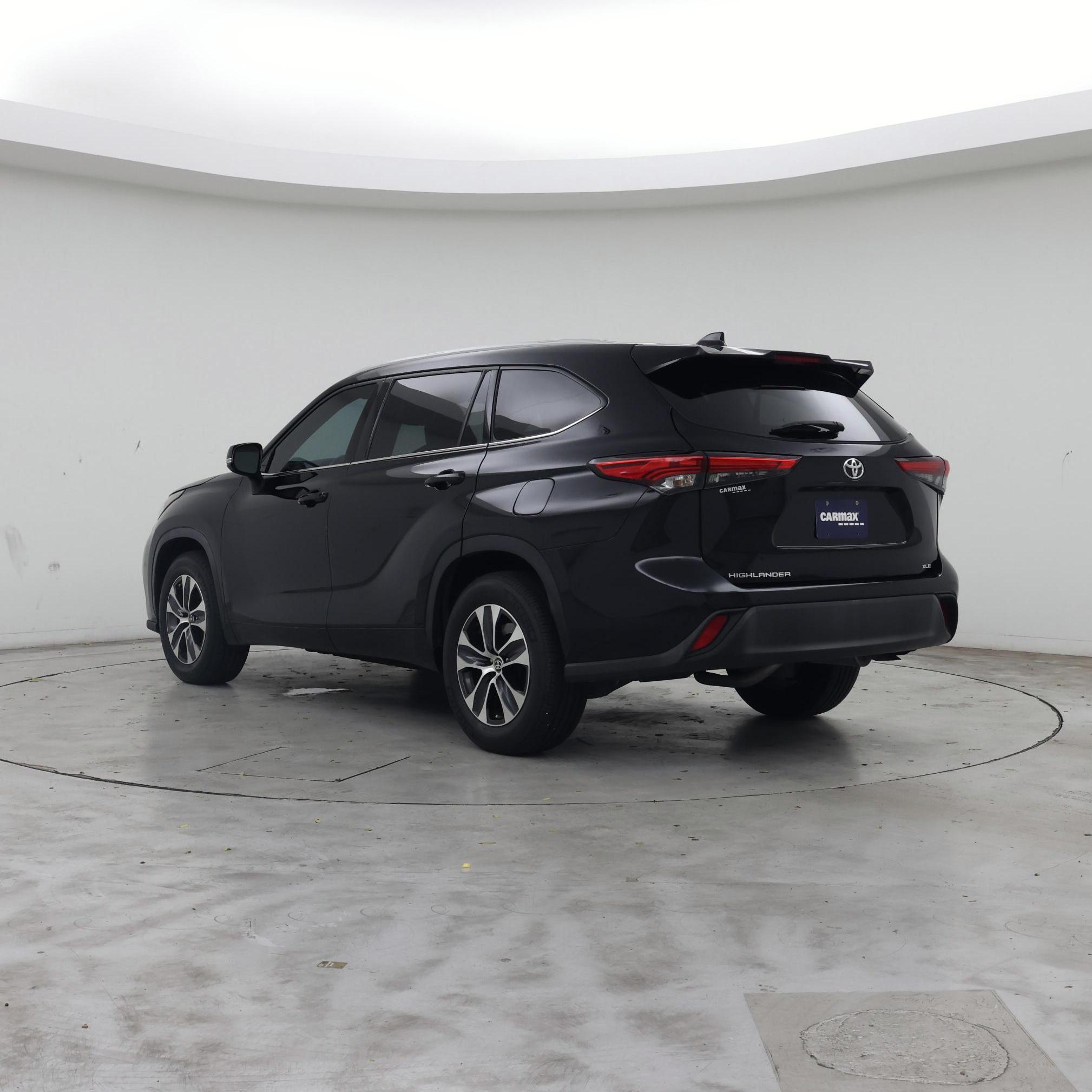 Thumbnail: 2022 Toyota Highlander - 2