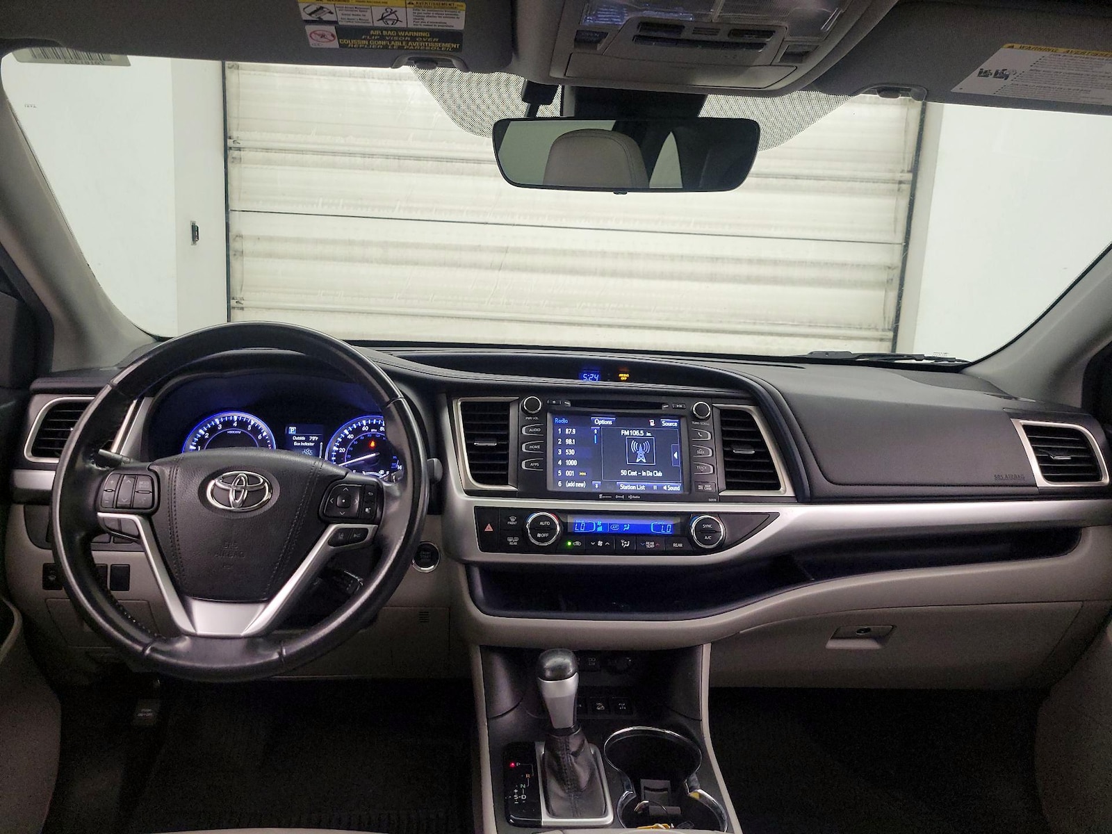2017 Toyota Highlander XLE - Photo 10