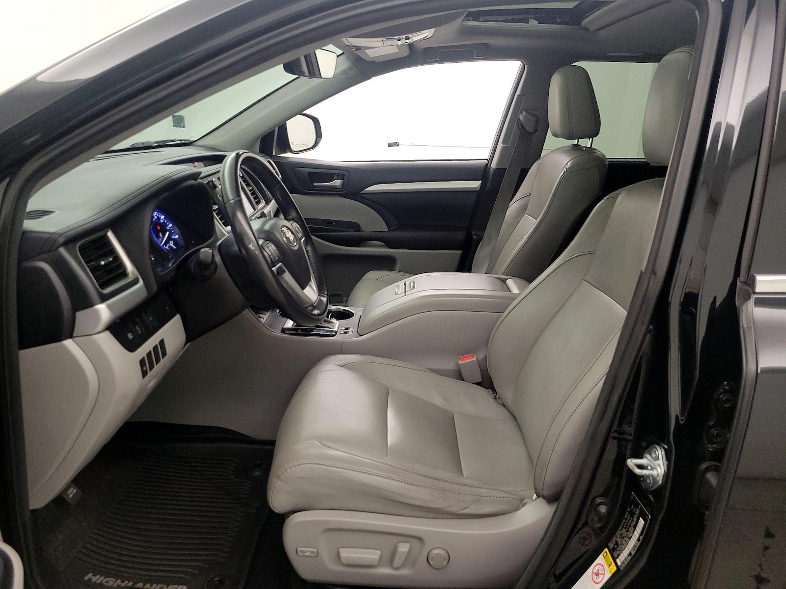 2017 Toyota Highlander XLE - Photo 12