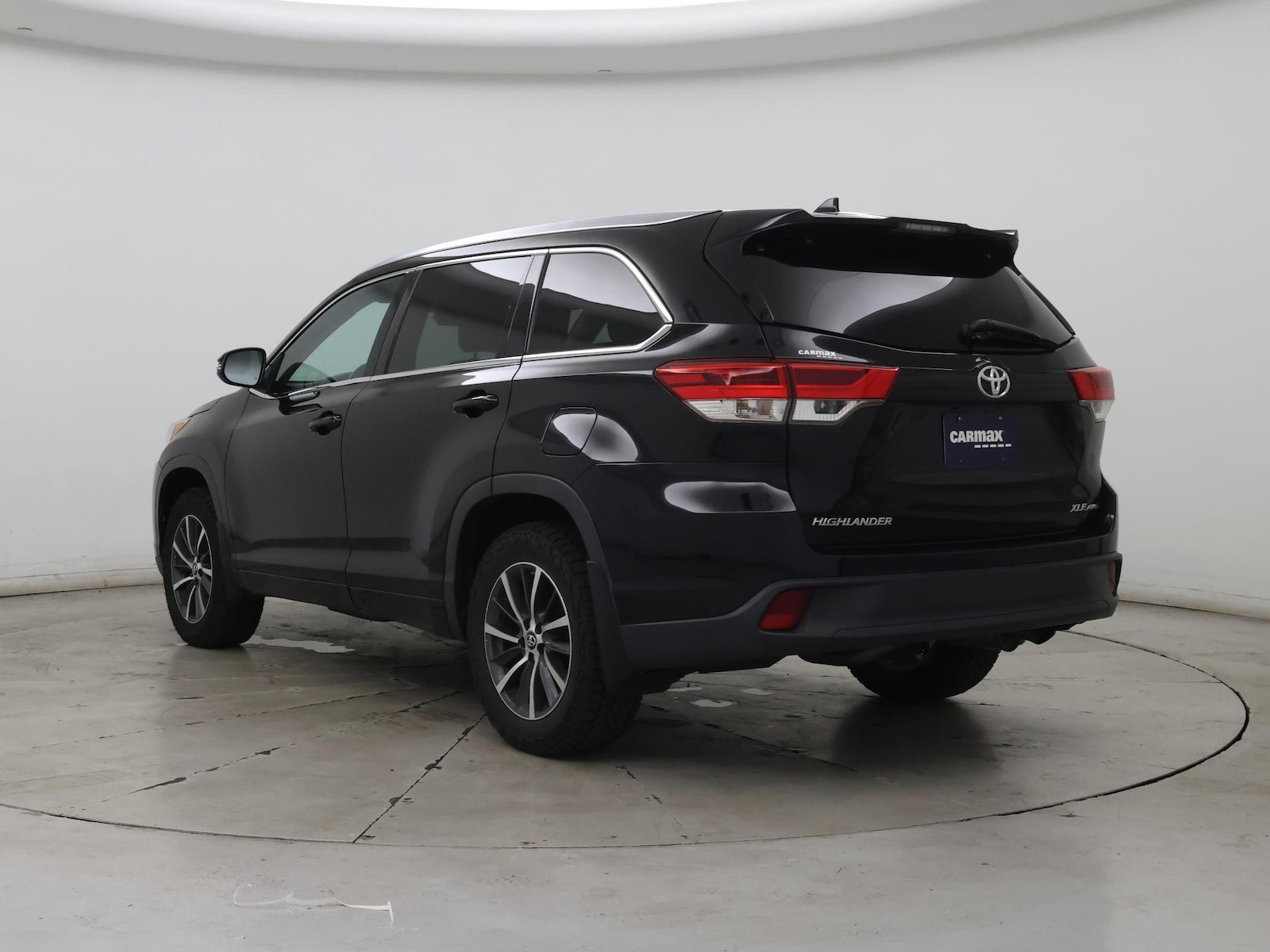 2017 Toyota Highlander XLE - Photo 3