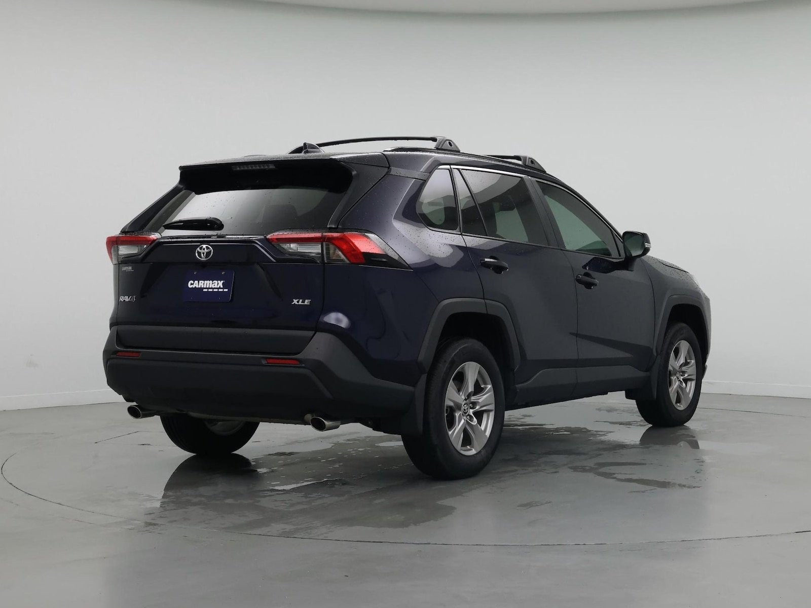 2025 Toyota RAV4 XLE - Photo 9