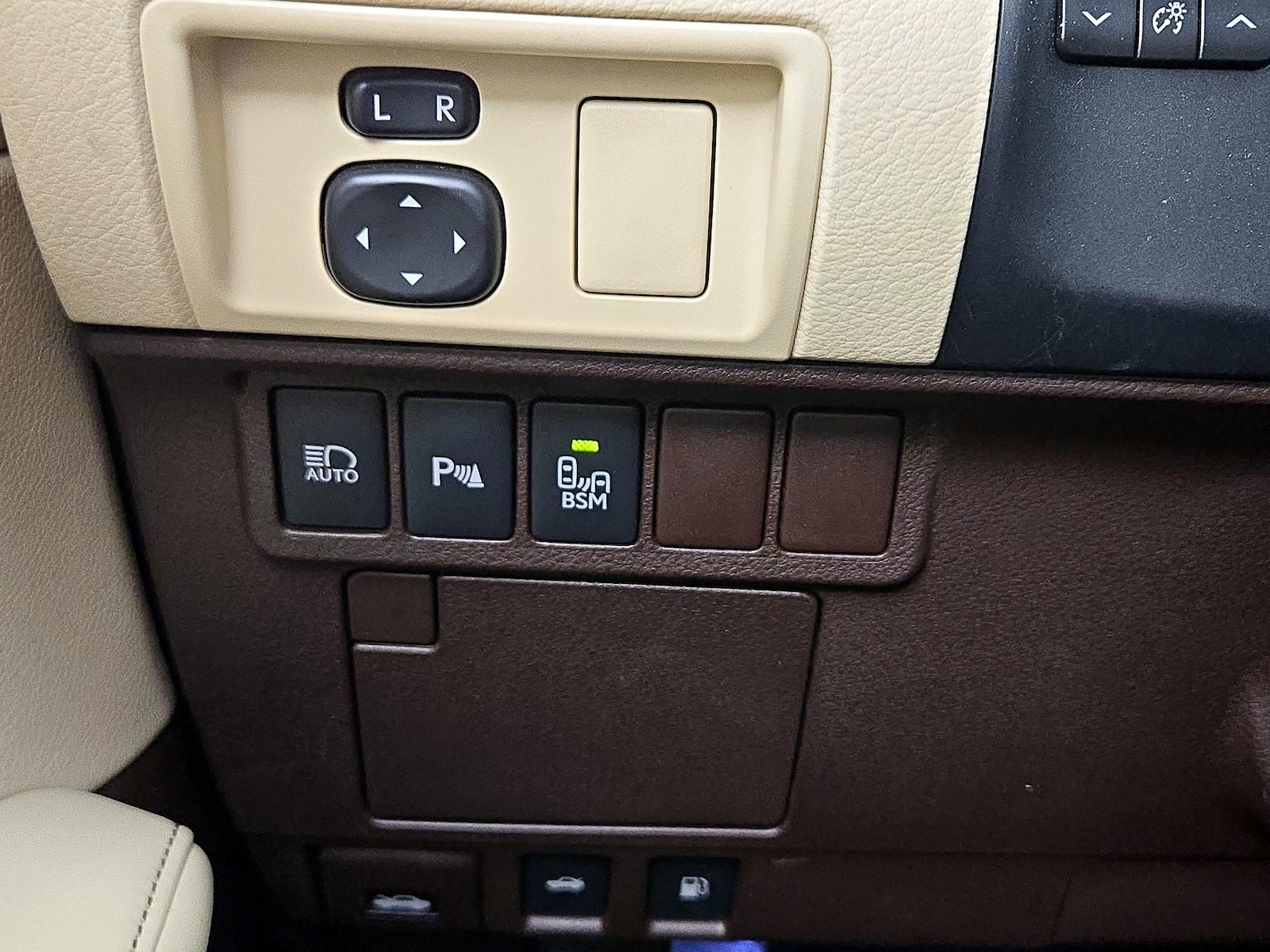 2016 Lexus ES 350 - Photo 14