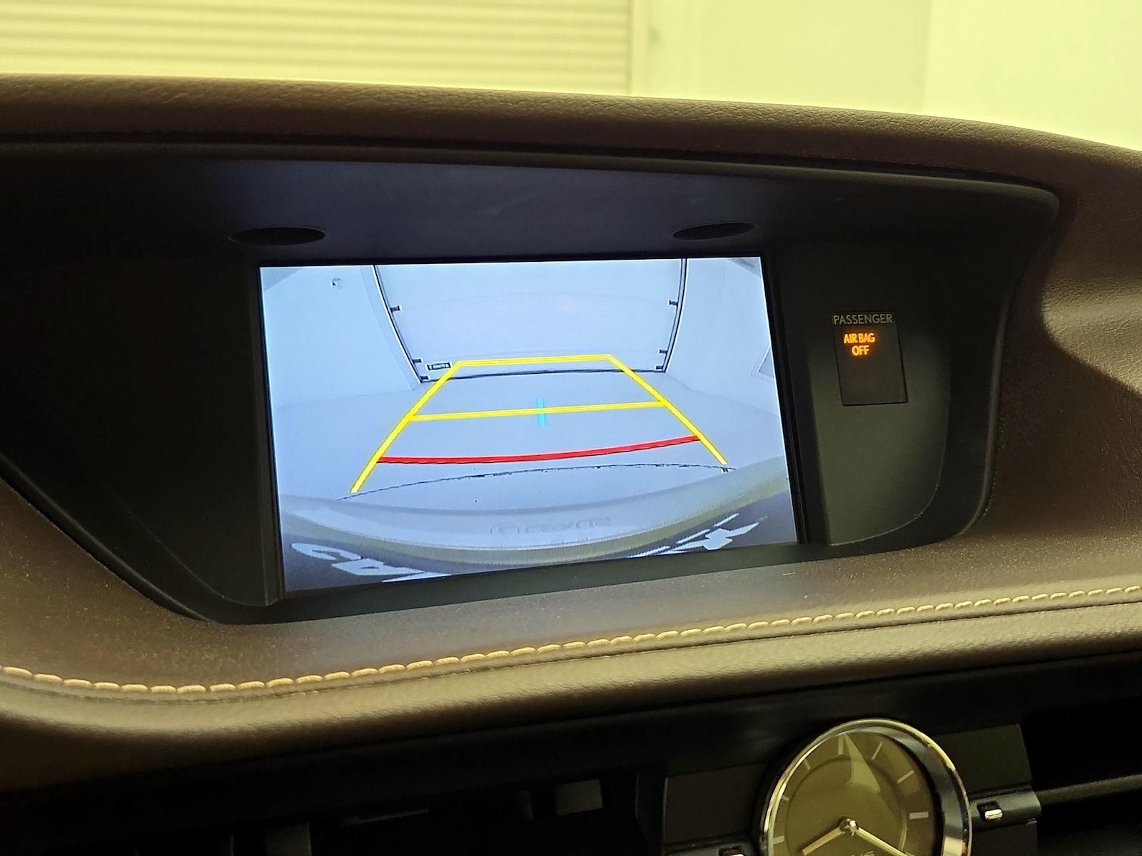 2016 Lexus ES 350 - Photo 16