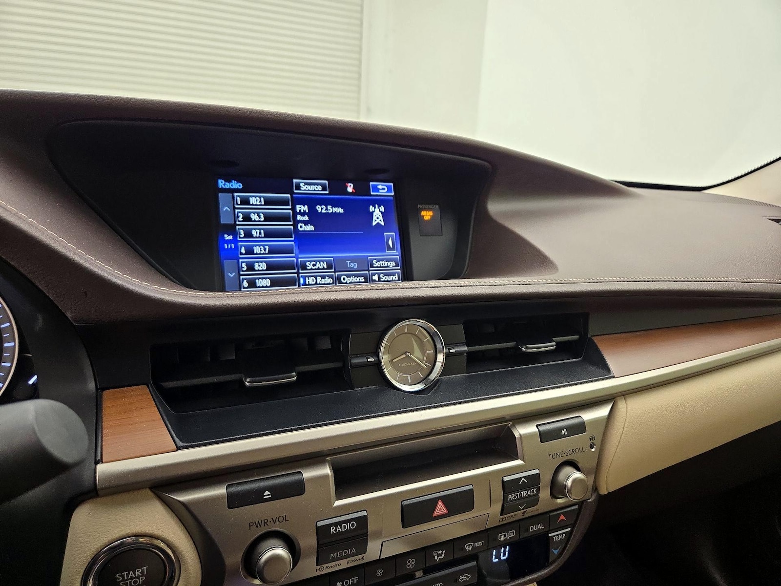 2016 Lexus ES 350 - Photo 17