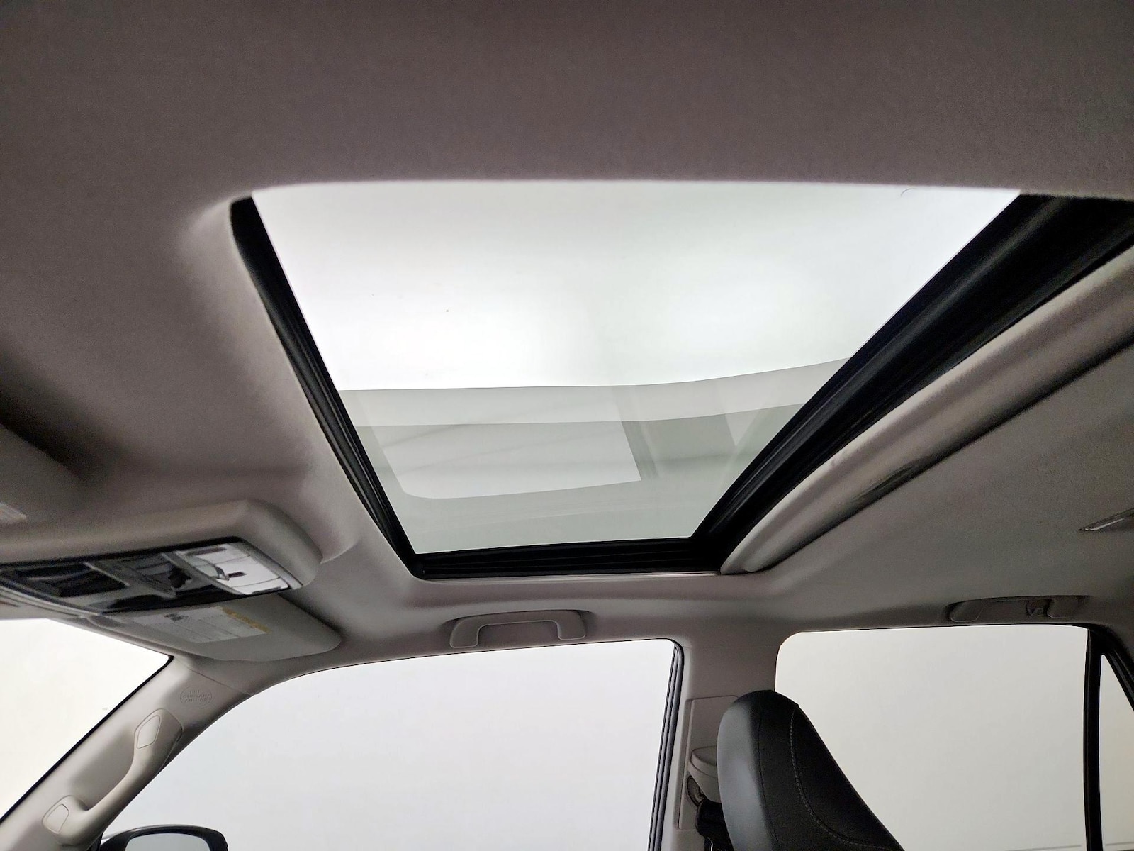 Sunroof(s) & Overhead Airbags