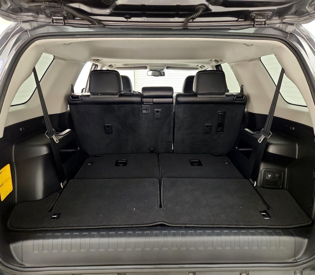 Trunk/Cargo (Seats Up)