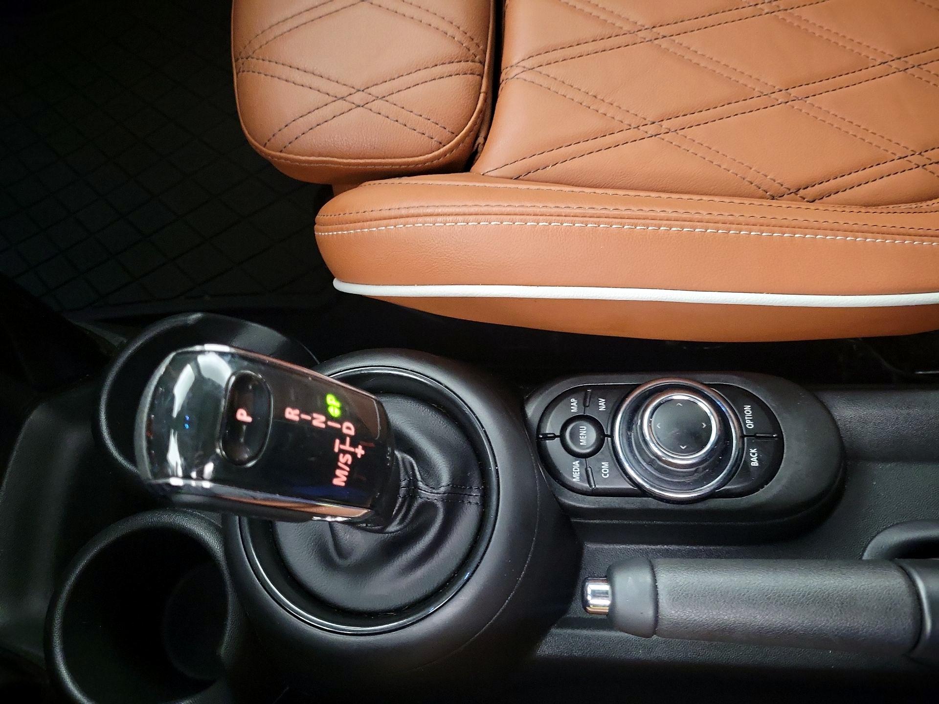 Thumbnail: 2023 MINI Cooper Hardtop - 17