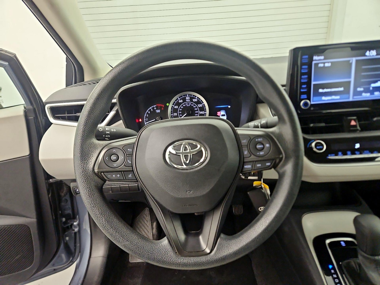 2022 Toyota Corolla LE - Photo 11