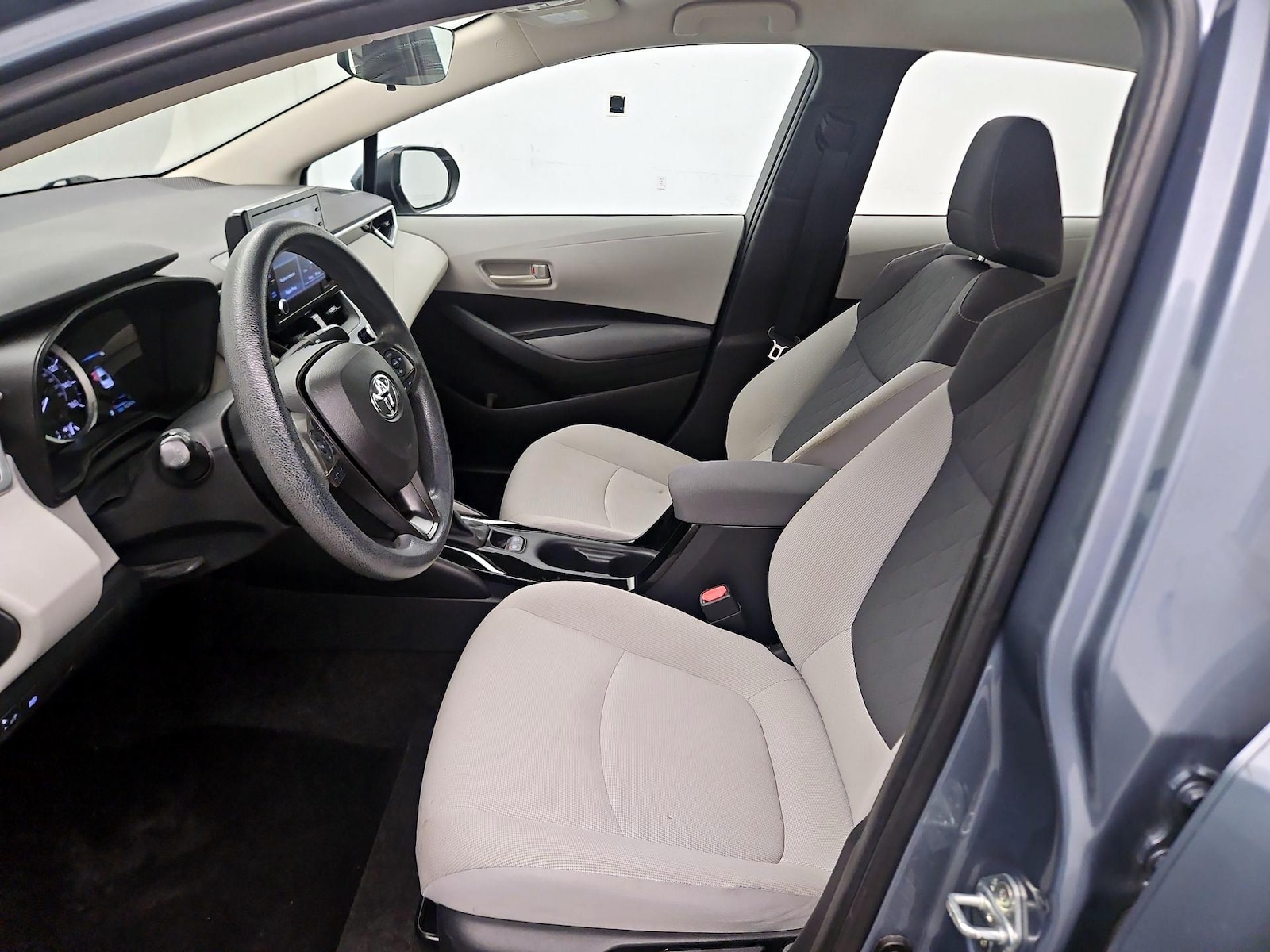 2022 Toyota Corolla LE - Photo 12
