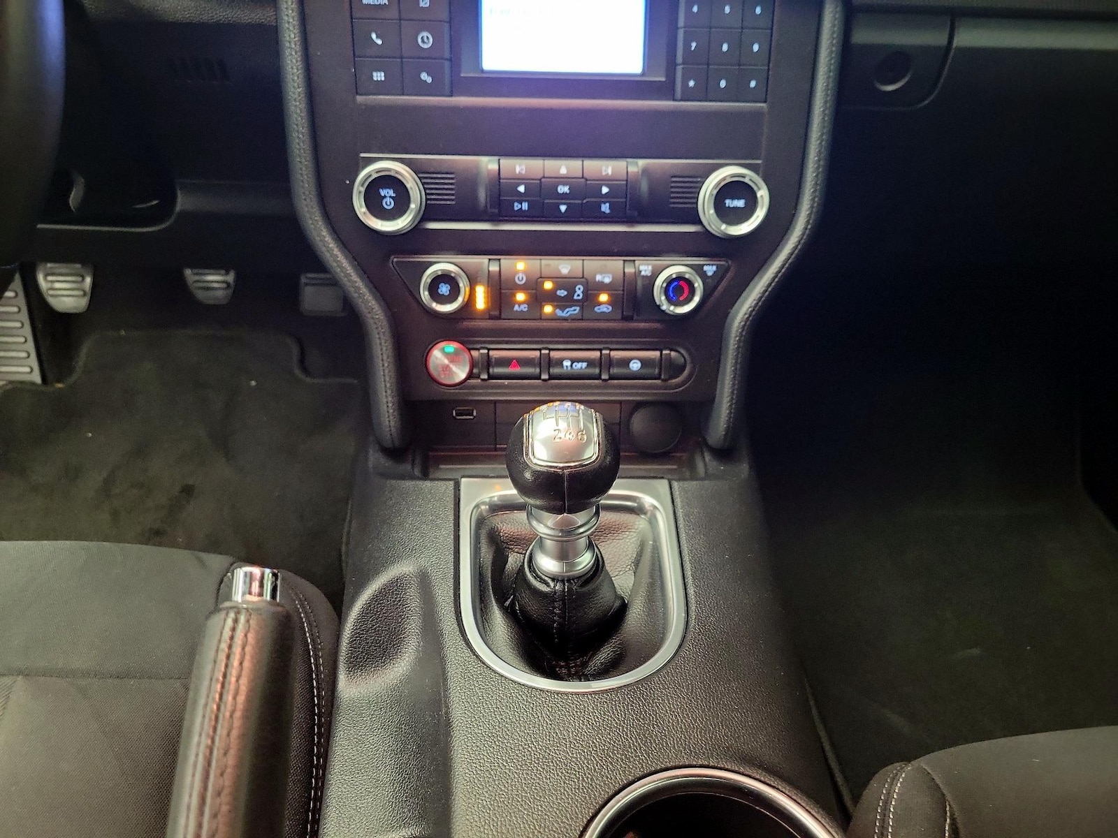 2020 Ford Mustang GT - Photo 18