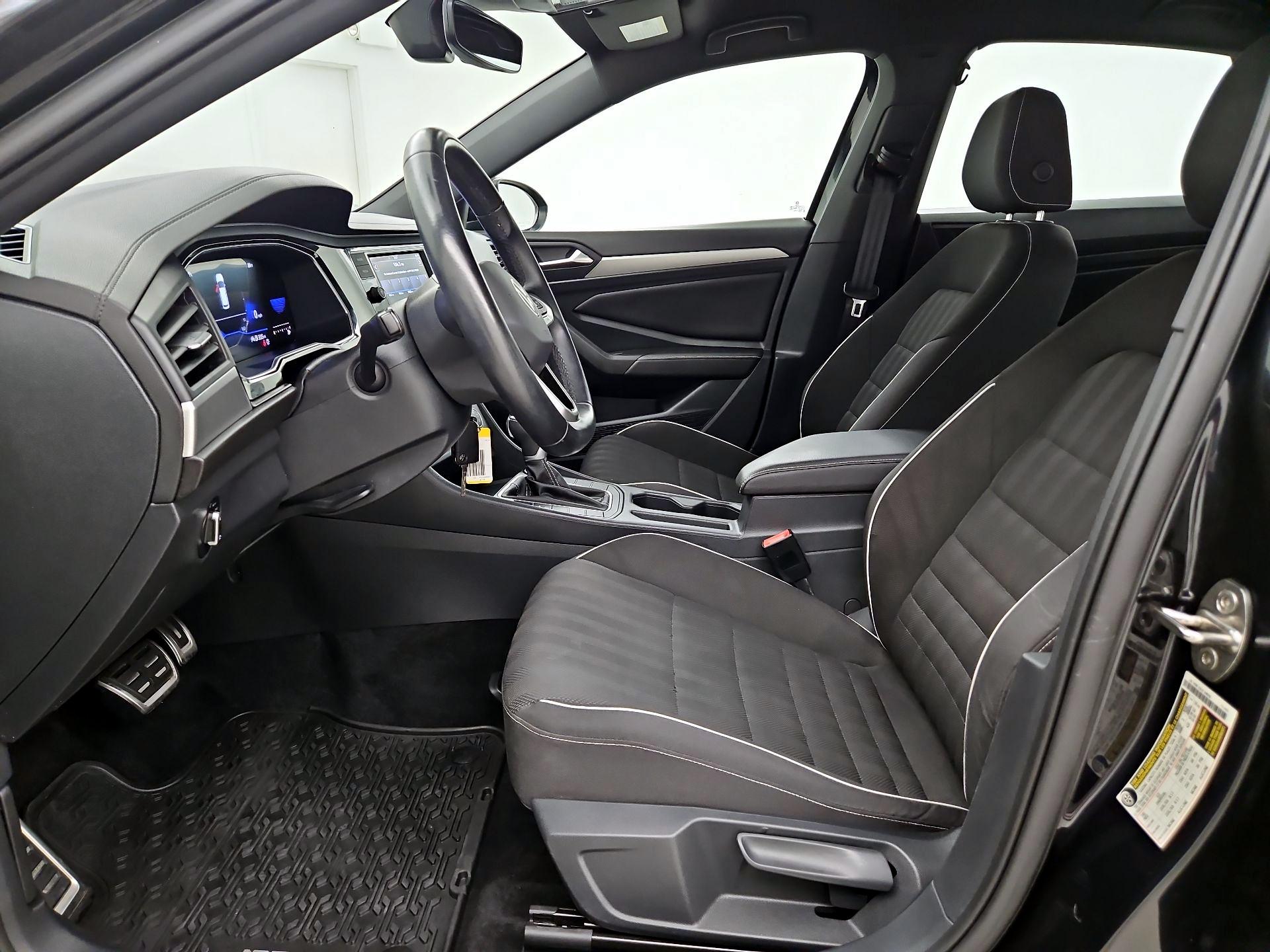 Thumbnail: 2023 Volkswagen Jetta - 11
