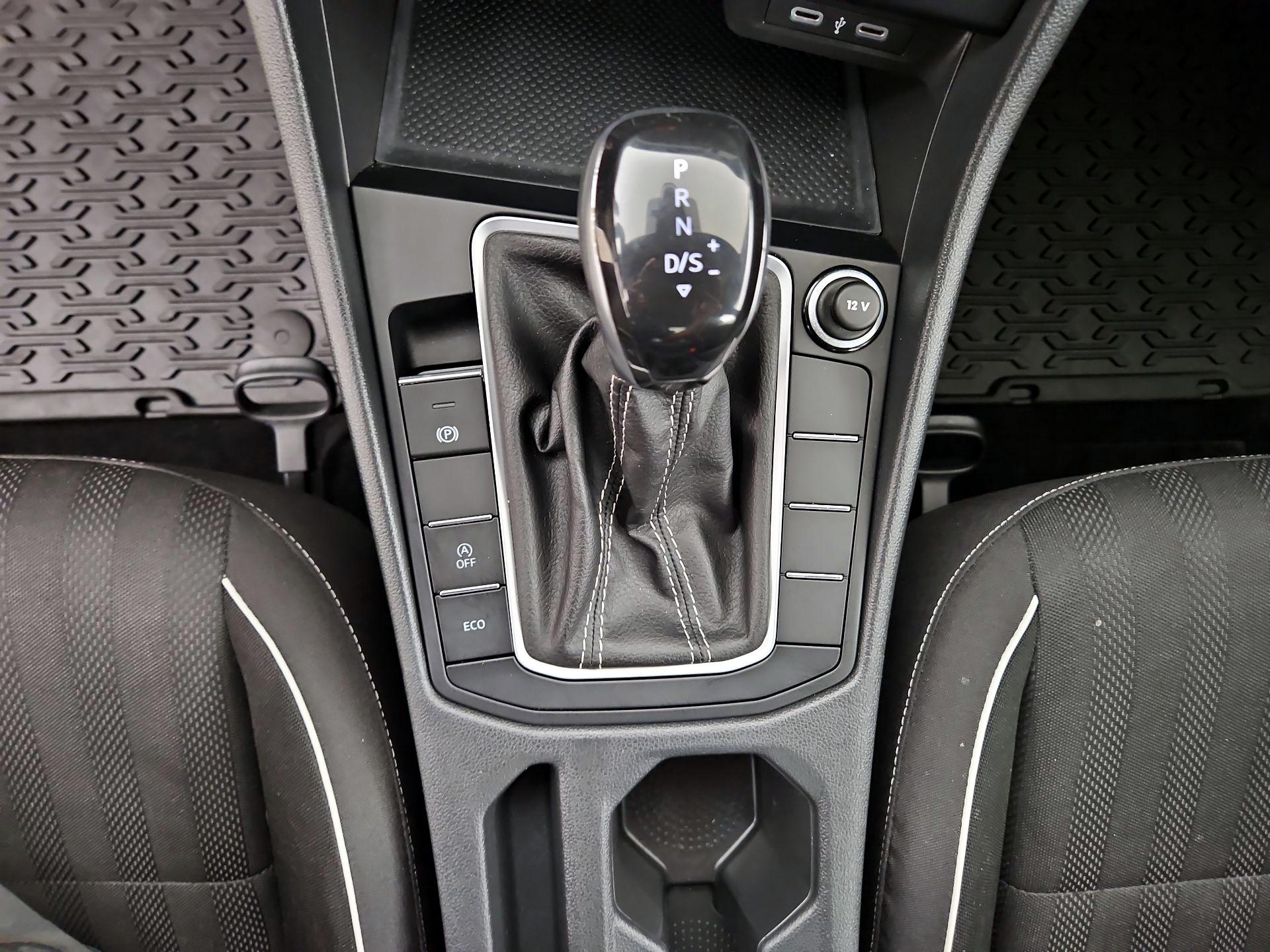 Thumbnail: 2023 Volkswagen Jetta - 17