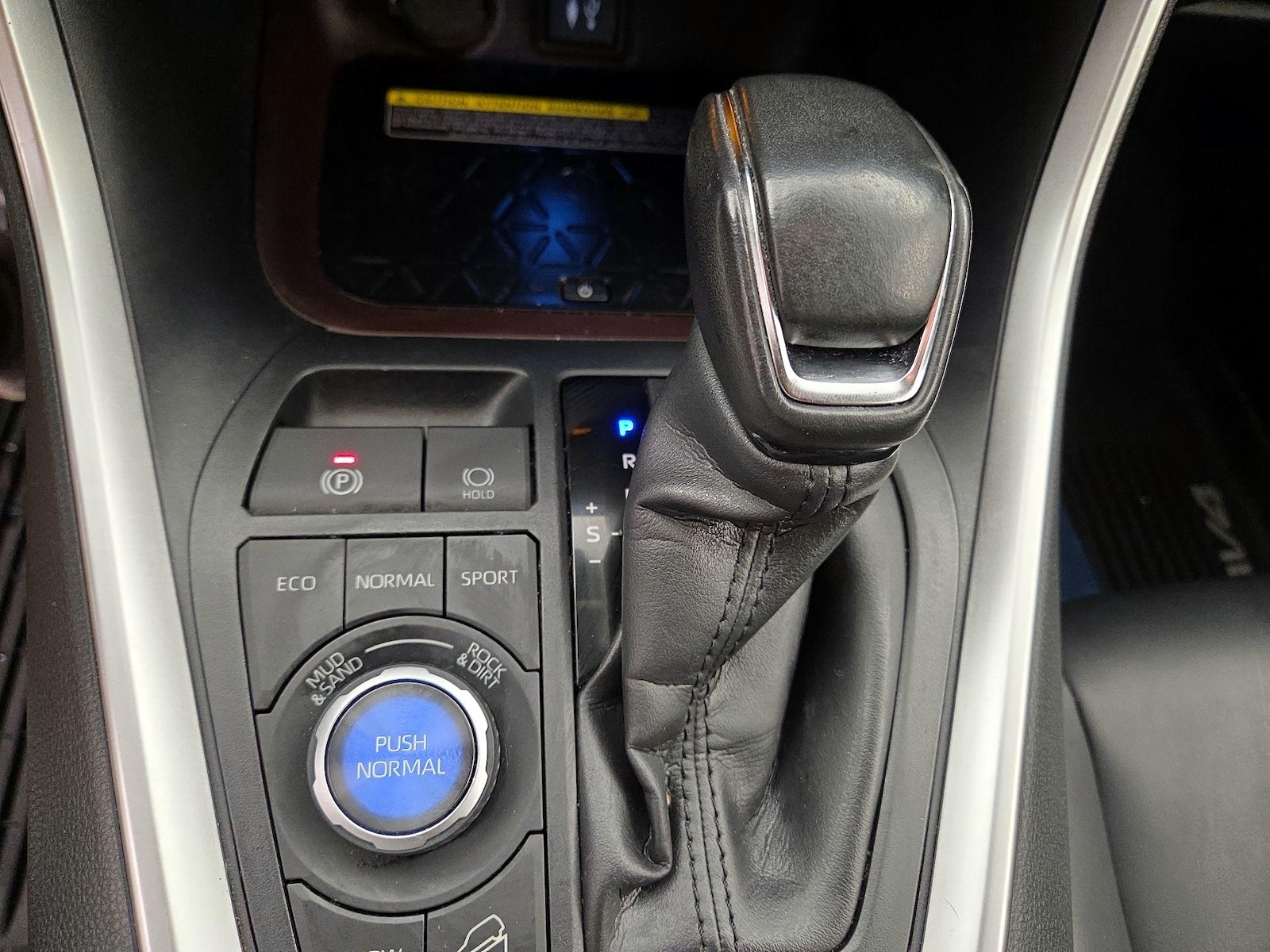 2019 Toyota RAV4 Limited - Photo 18