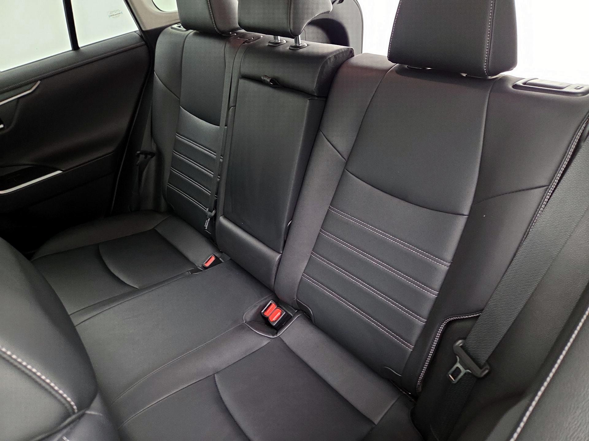 Thumbnail: 2019 Toyota RAV4 - 19