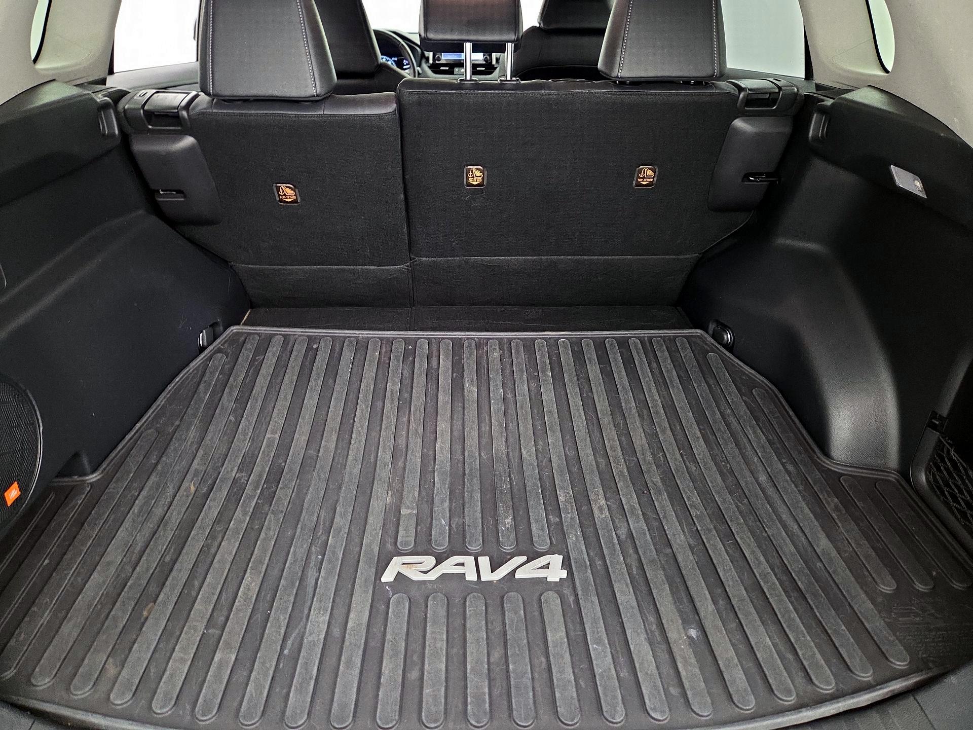 Thumbnail: 2019 Toyota RAV4 - 20