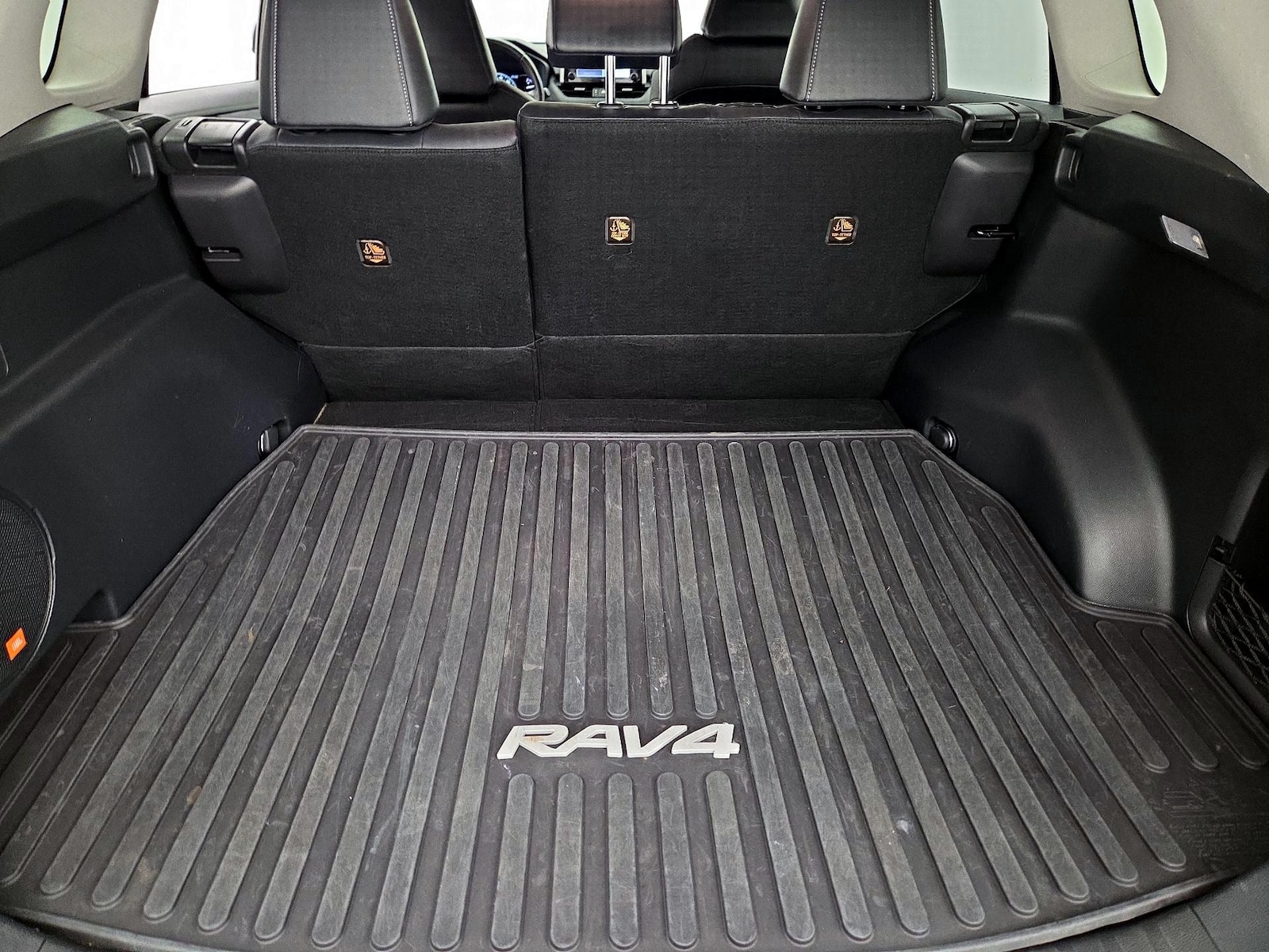 2019 Toyota RAV4 Limited - Photo 21