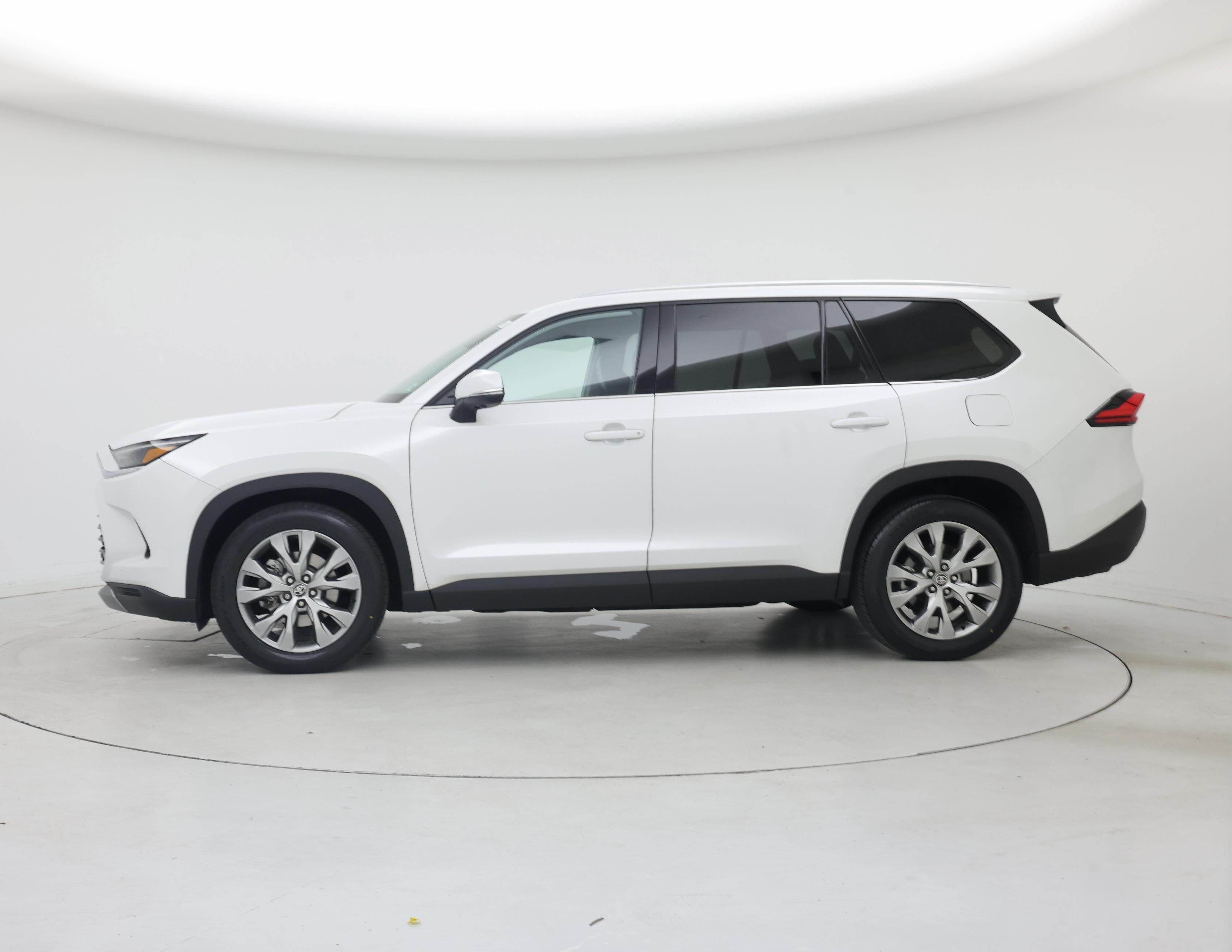 Thumbnail: 2024 Toyota Highlander - 3