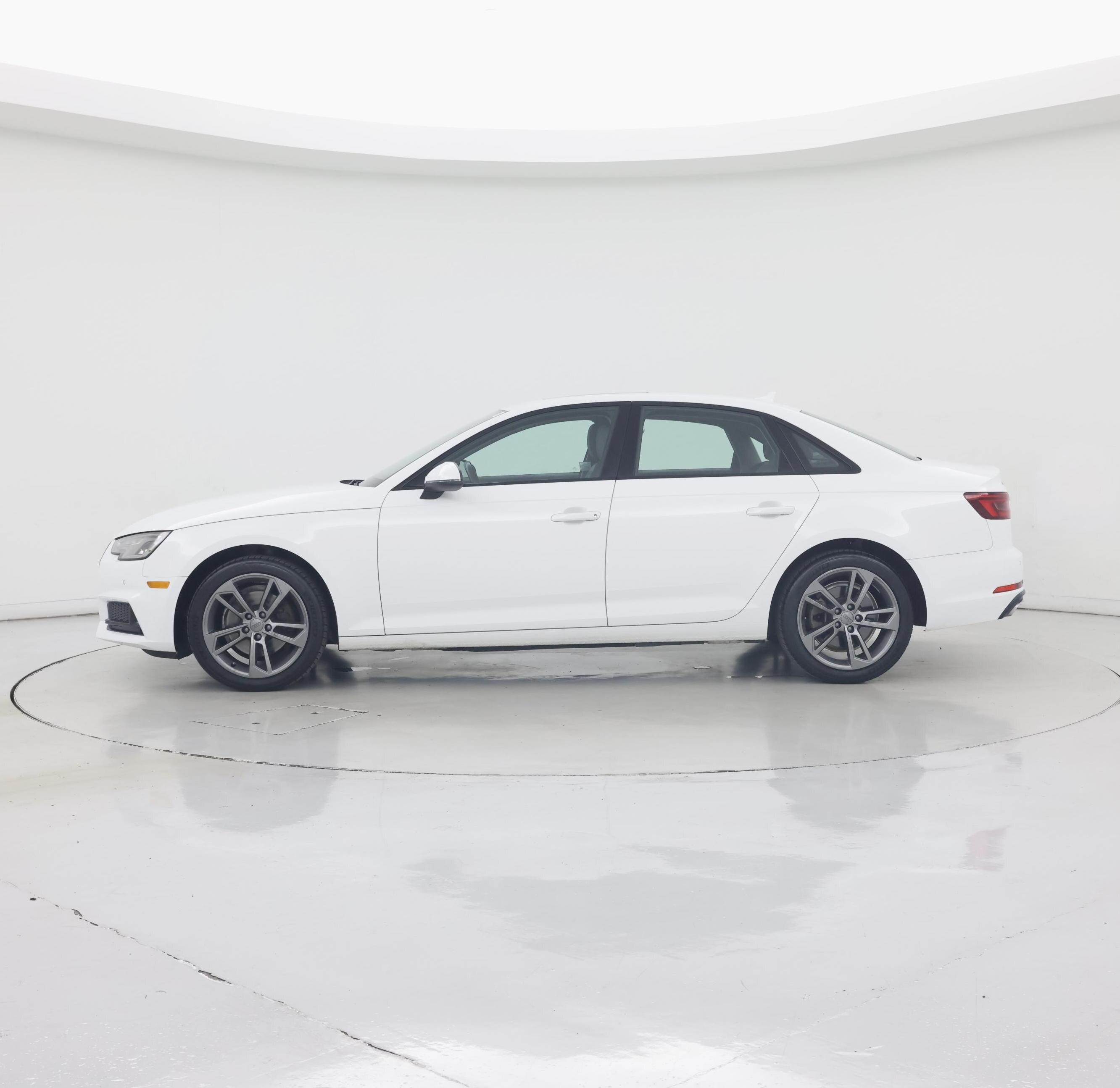 Thumbnail: 2019 Audi A4 - 3