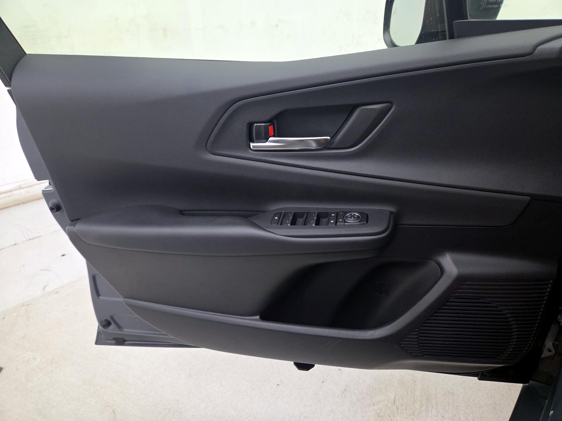 Thumbnail: 2023 Toyota Prius Prime - 12