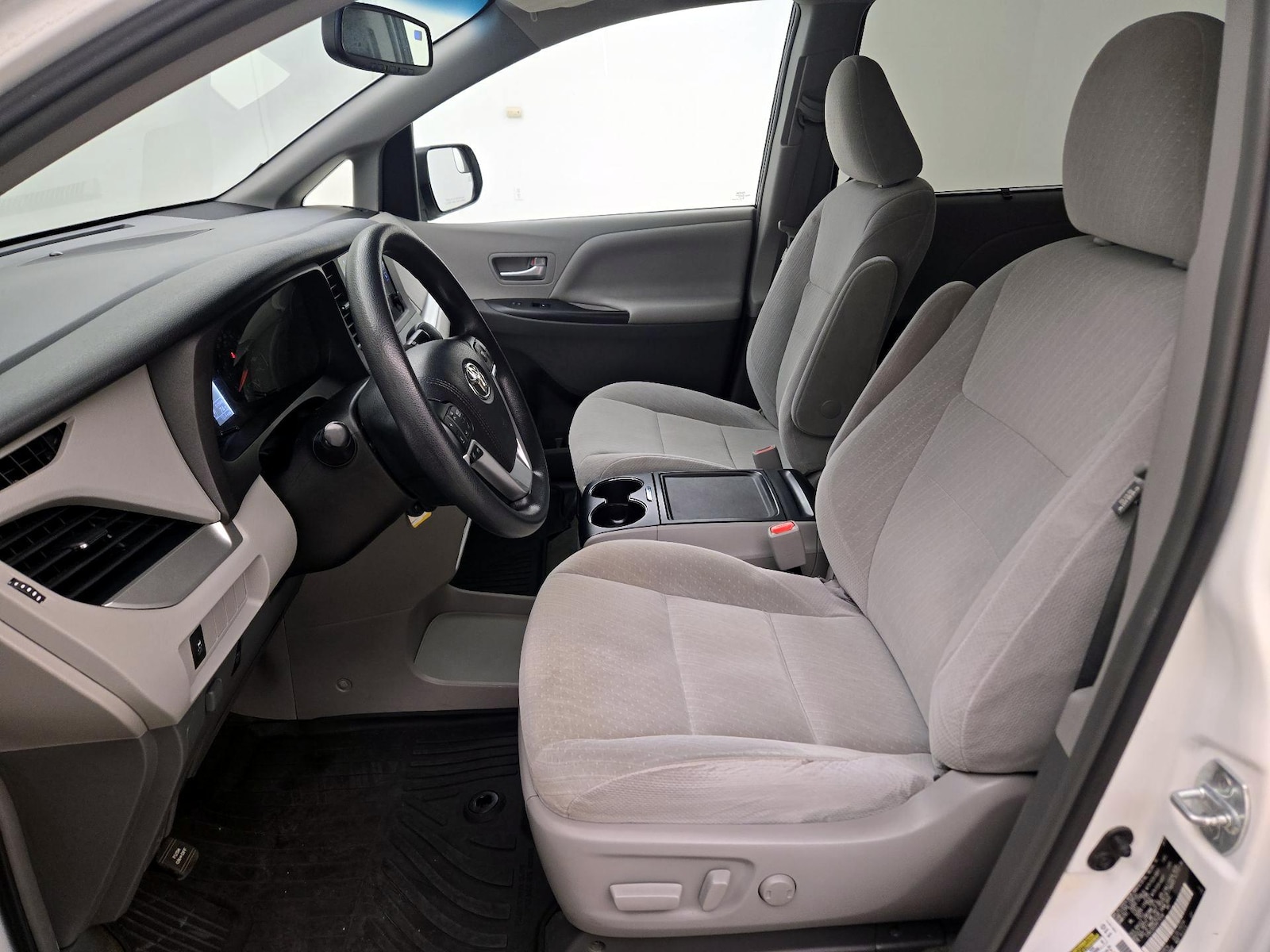 Power Seat(s) & Side Airbags