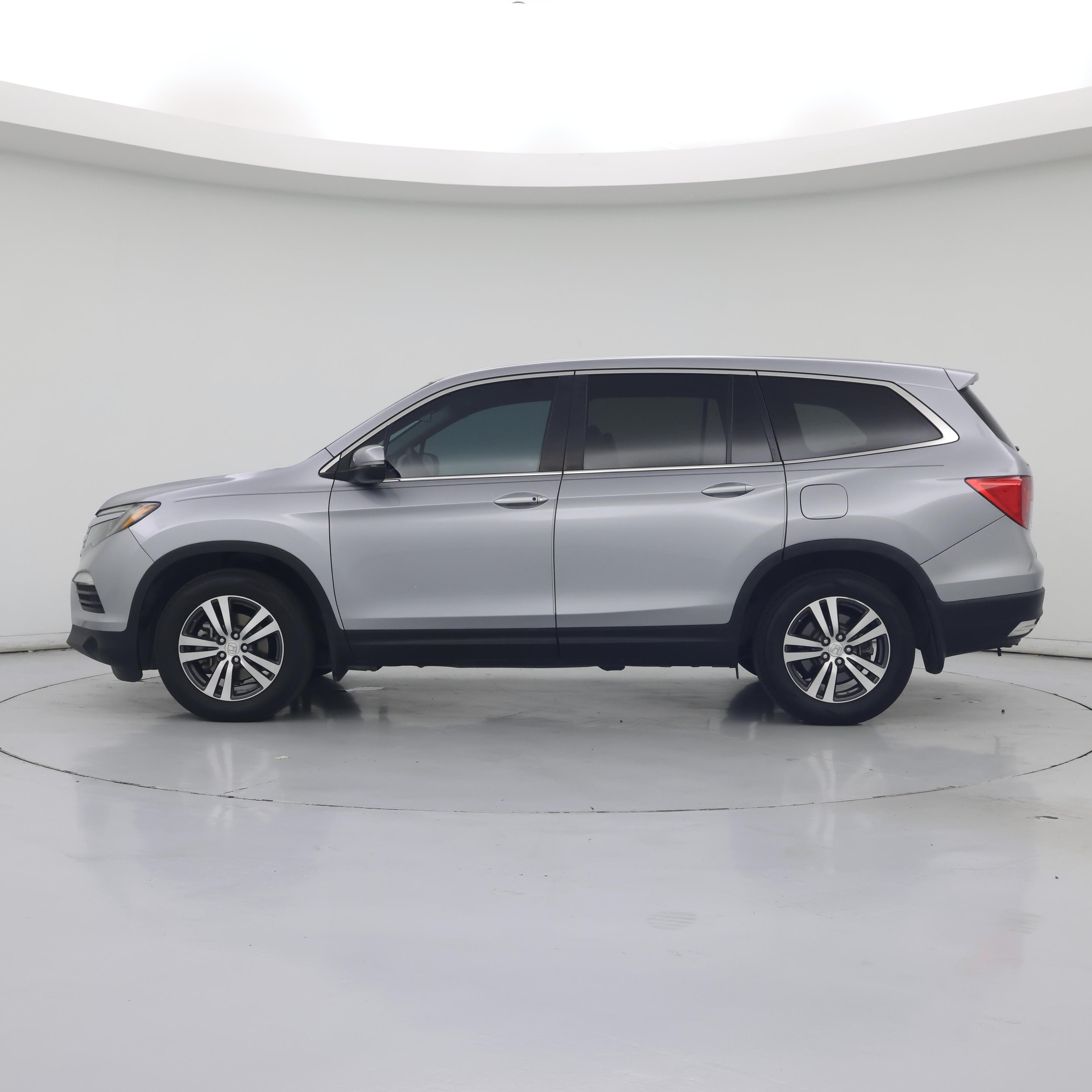 Thumbnail: 2018 Honda Pilot - 3