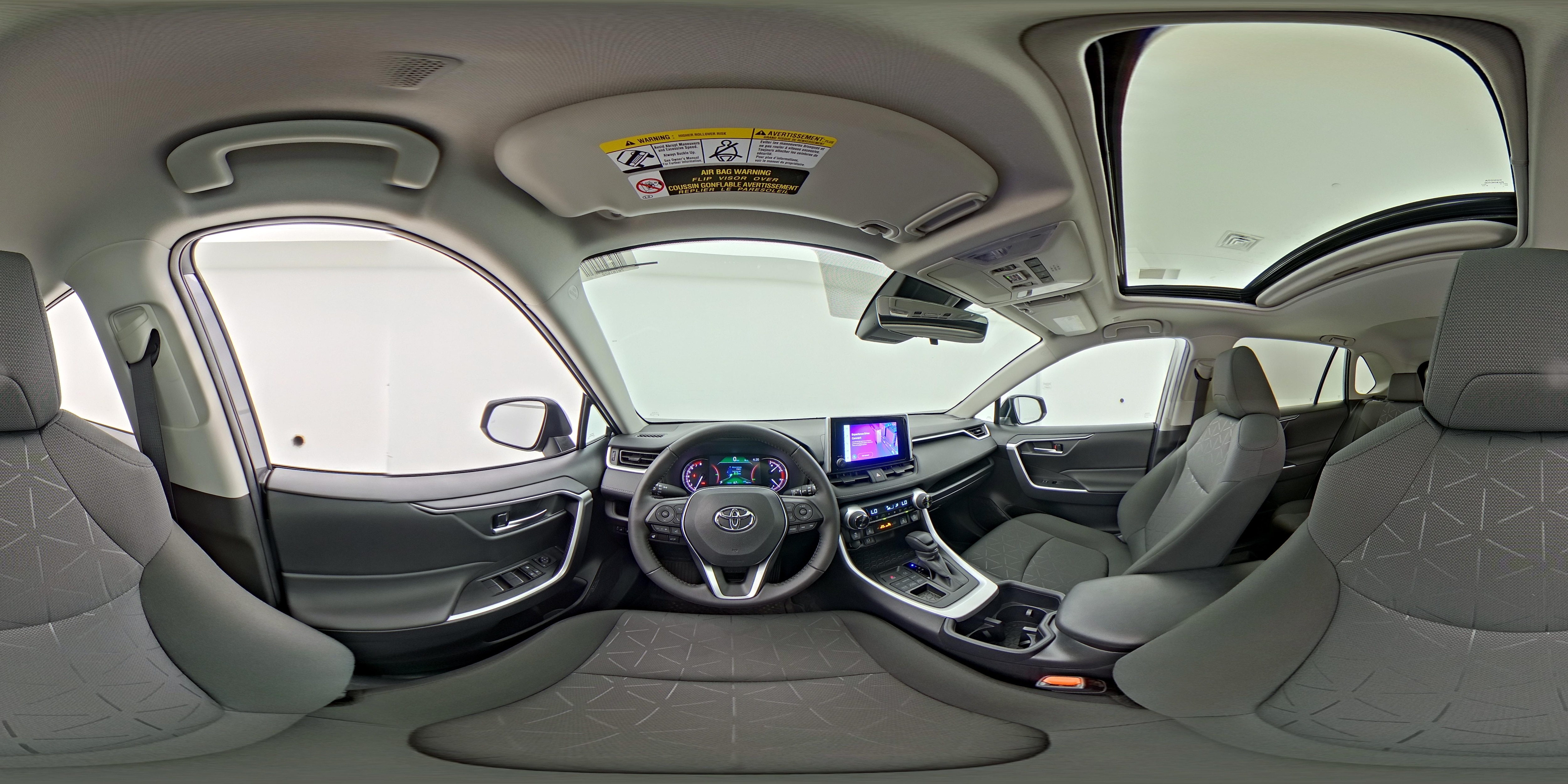 2025 Toyota RAV4 XLE - Photo 28