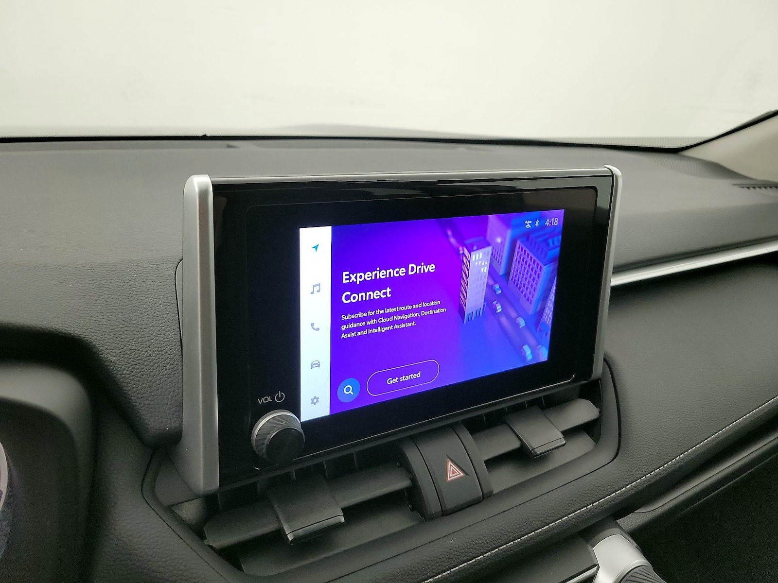 2025 Toyota RAV4 XLE - Photo 15
