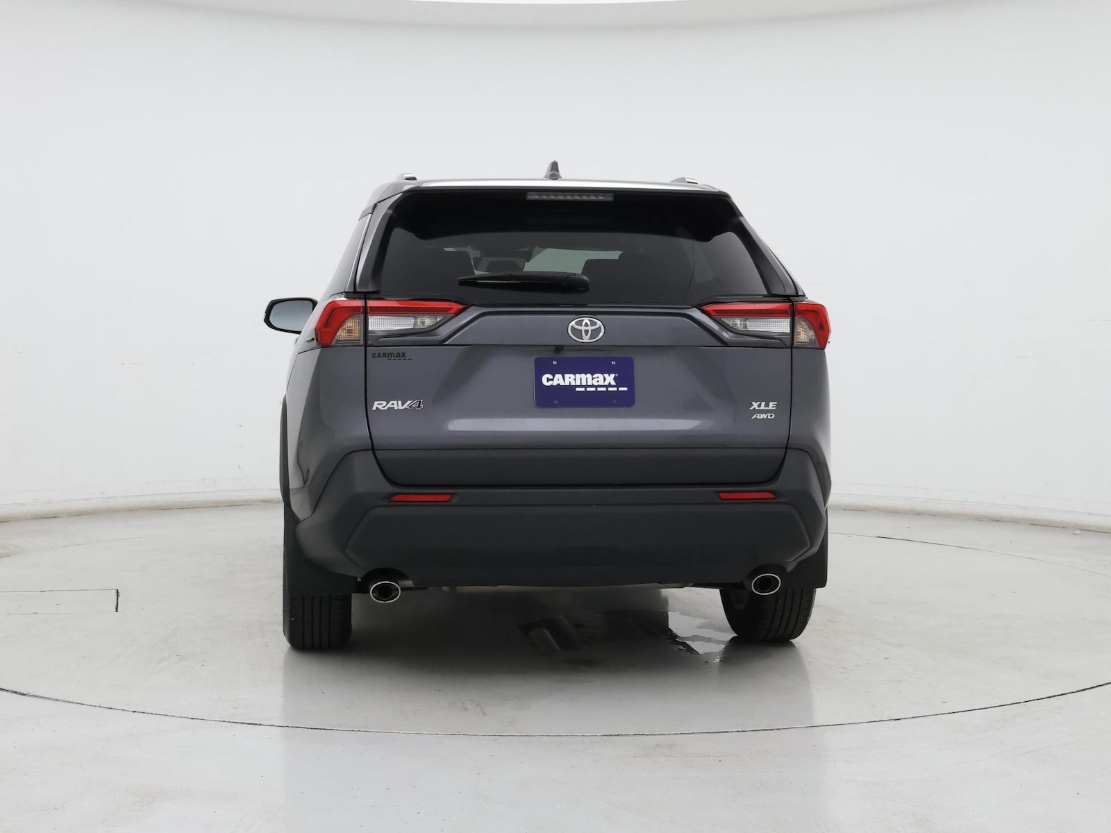 2025 Toyota RAV4 XLE - Photo 7