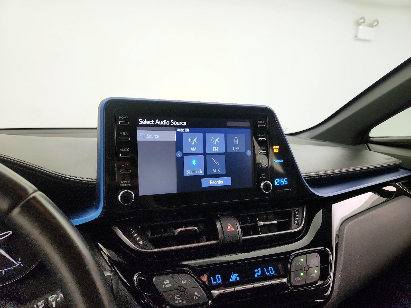 2019 Toyota C-HR XLE - Photo 16