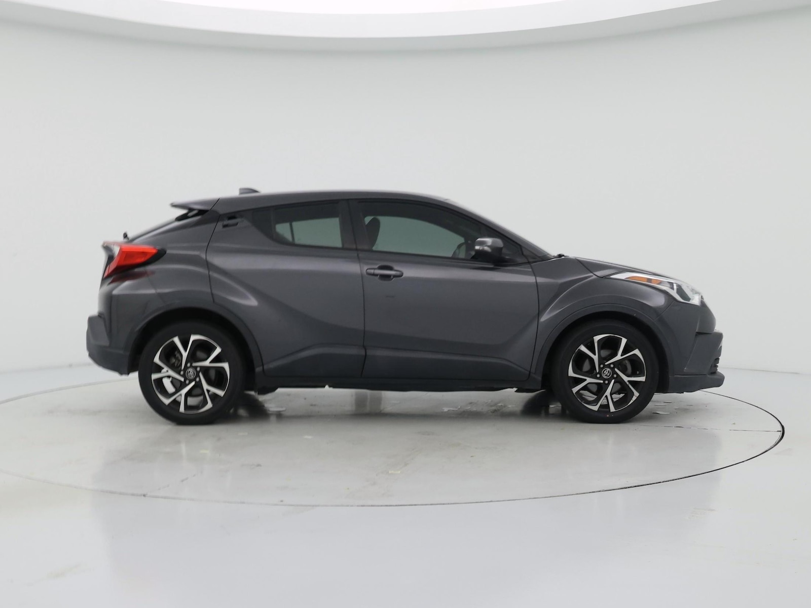 2019 Toyota C-HR XLE - Photo 8