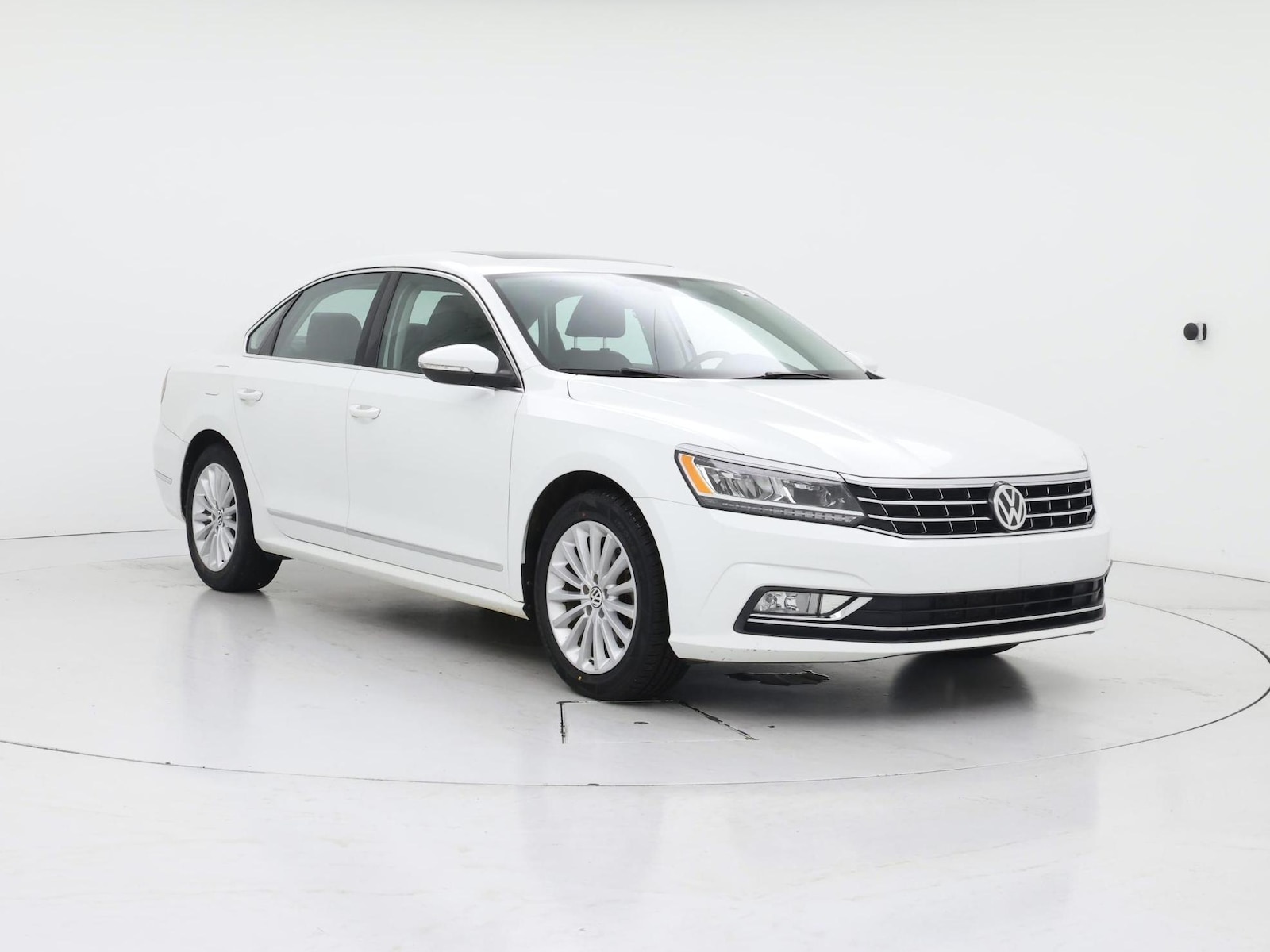 2016 Volkswagen Passat SE - Photo 2