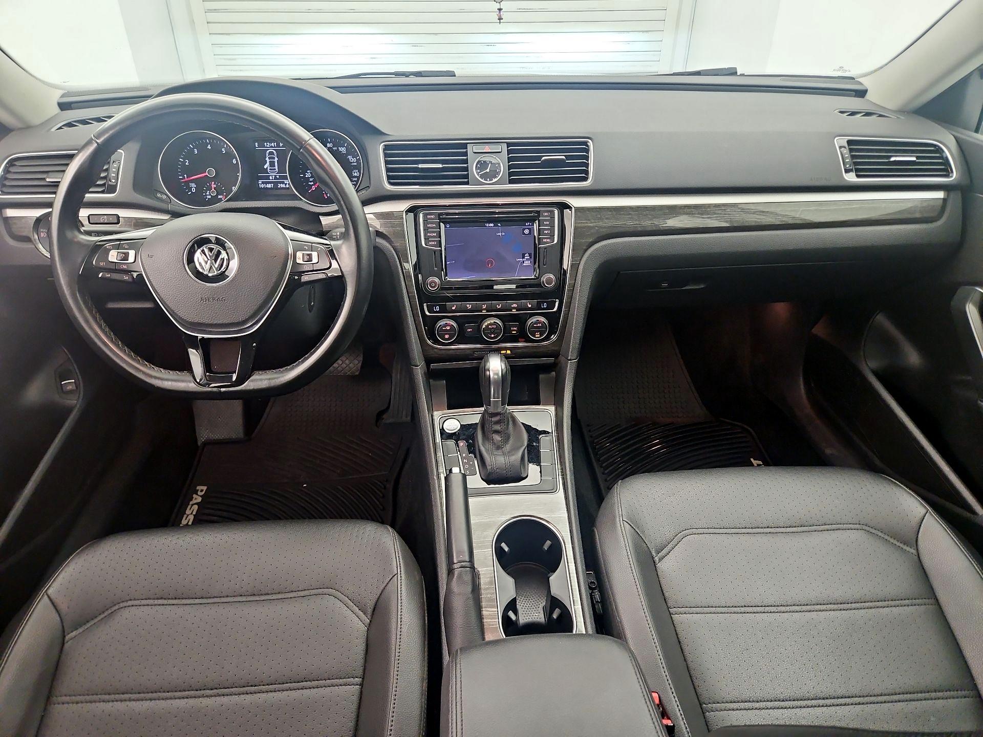 Thumbnail: 2016 Volkswagen Passat - 9