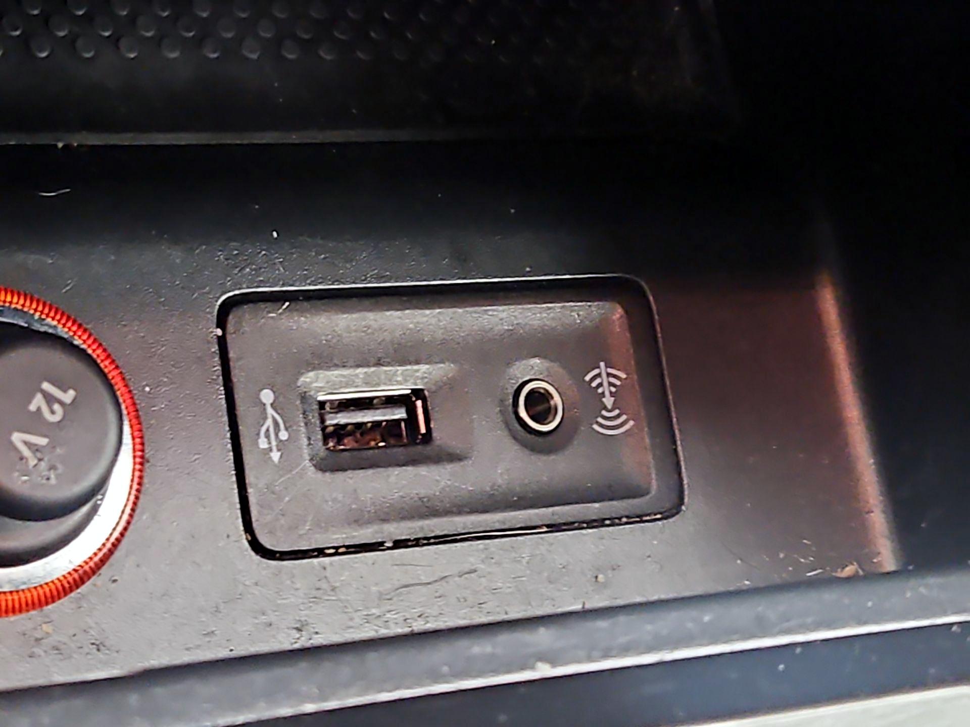 Thumbnail: 2016 Volkswagen Passat - 19