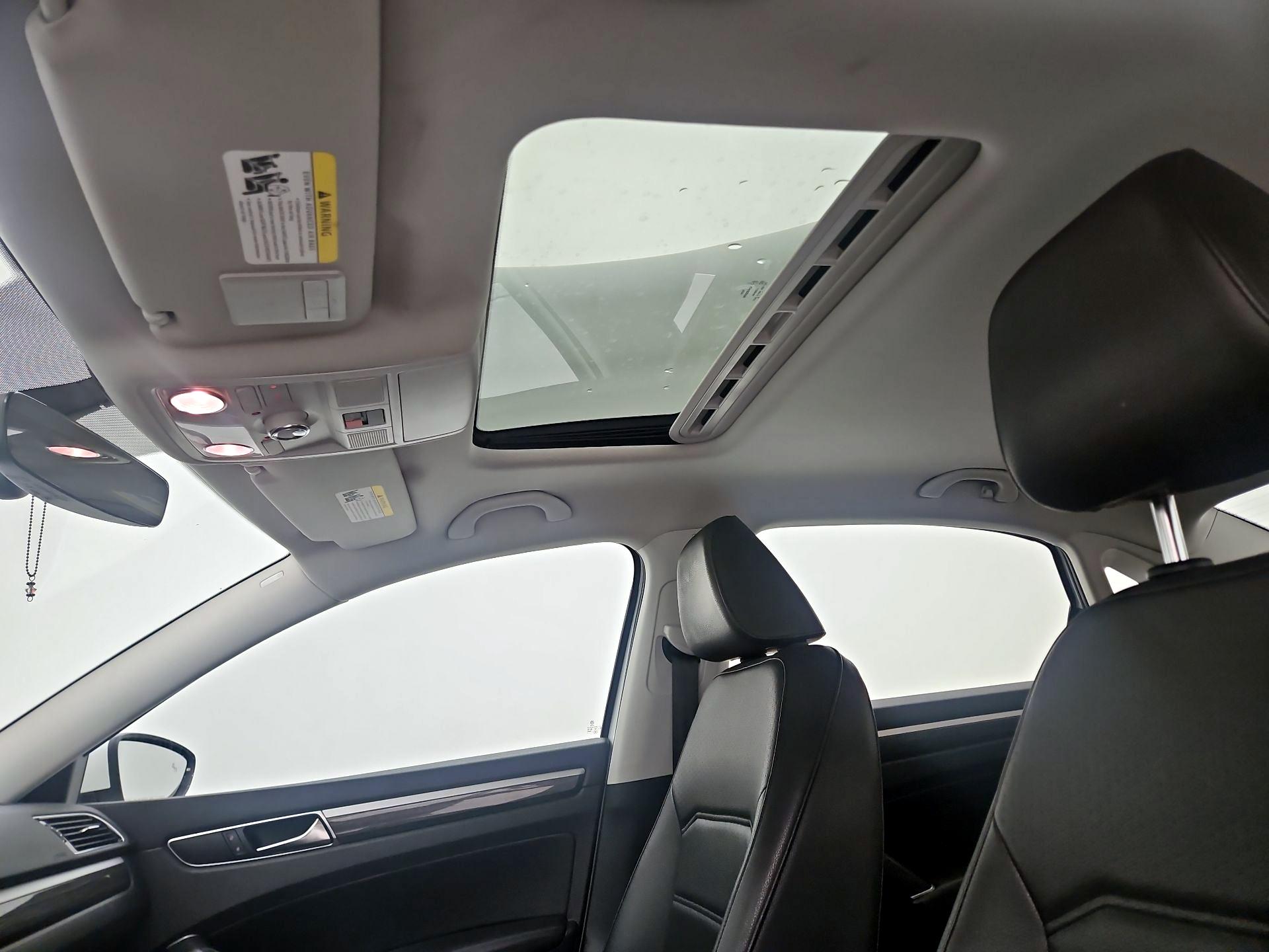 Thumbnail: 2016 Volkswagen Passat - 20