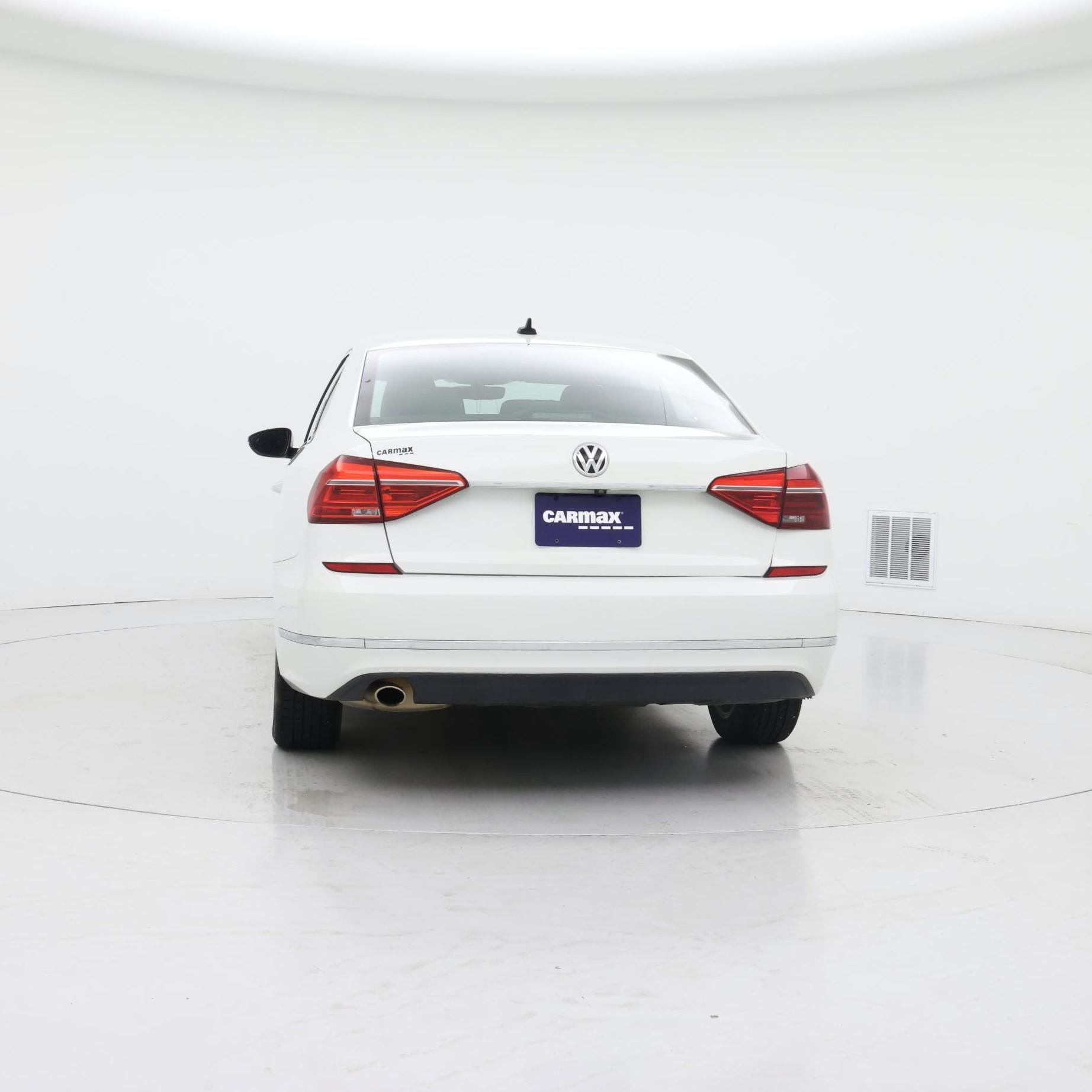 Thumbnail: 2016 Volkswagen Passat - 6