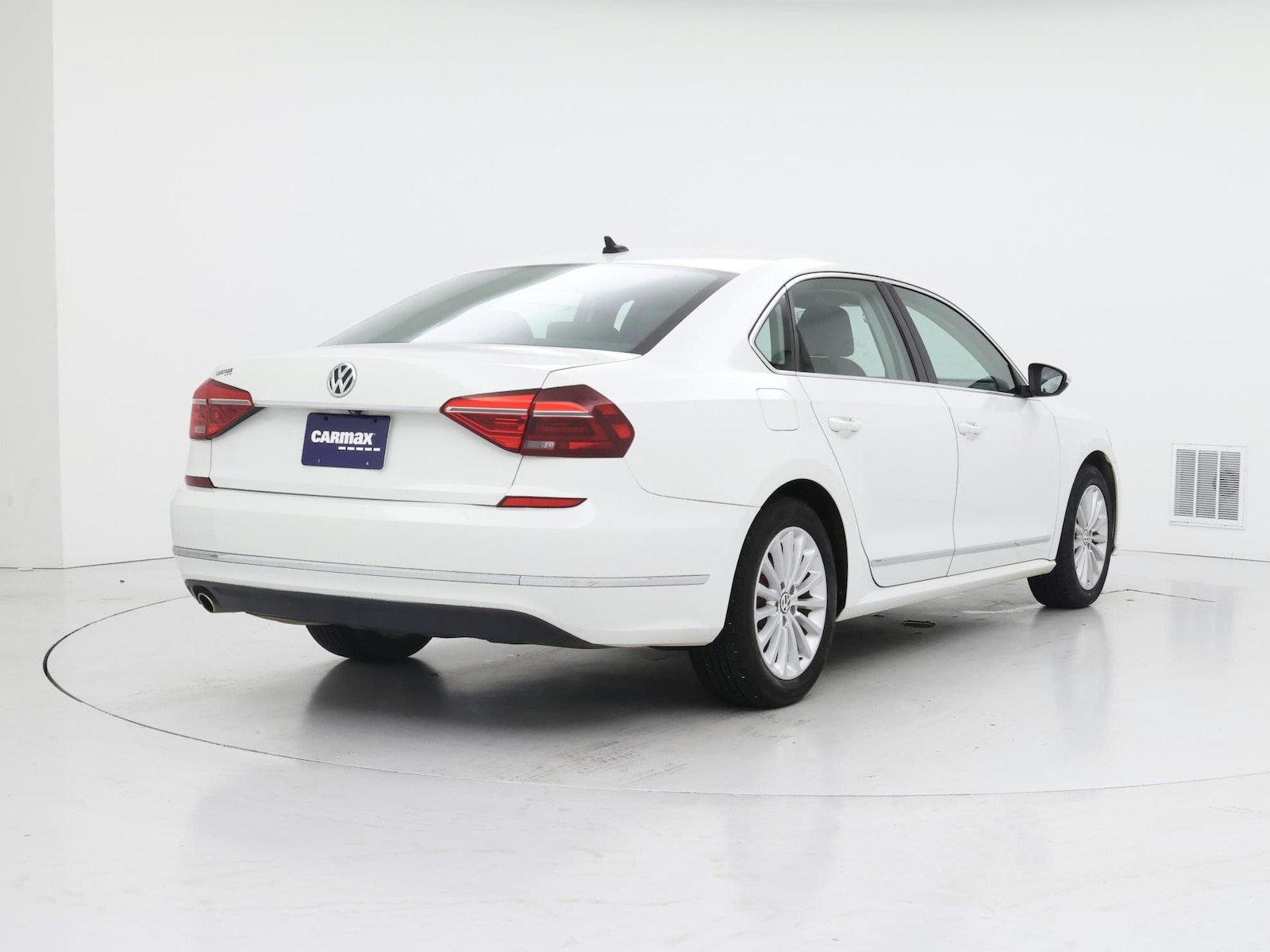 2016 Volkswagen Passat SE - Photo 9