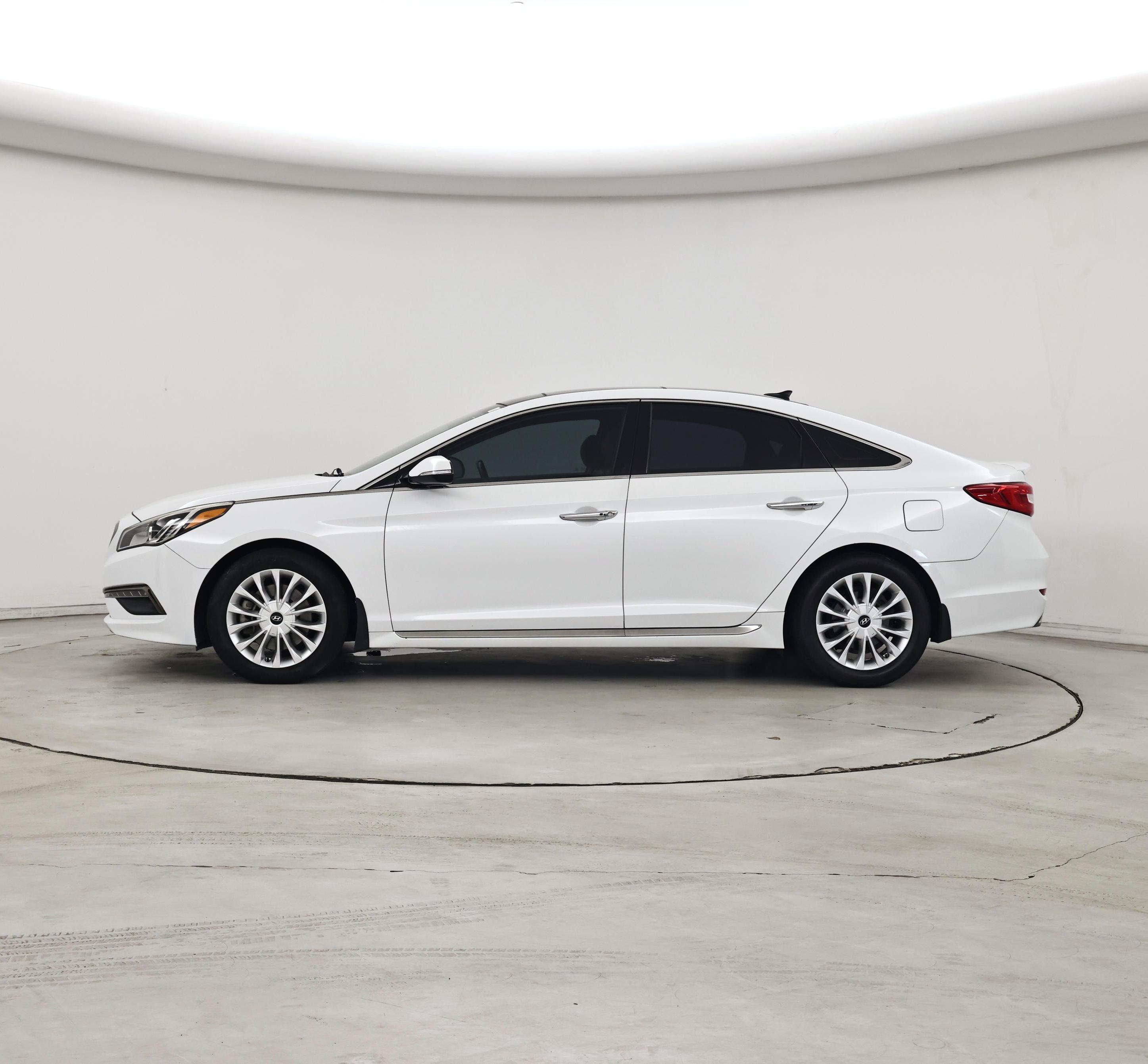 Thumbnail: 2015 Hyundai Sonata - 3