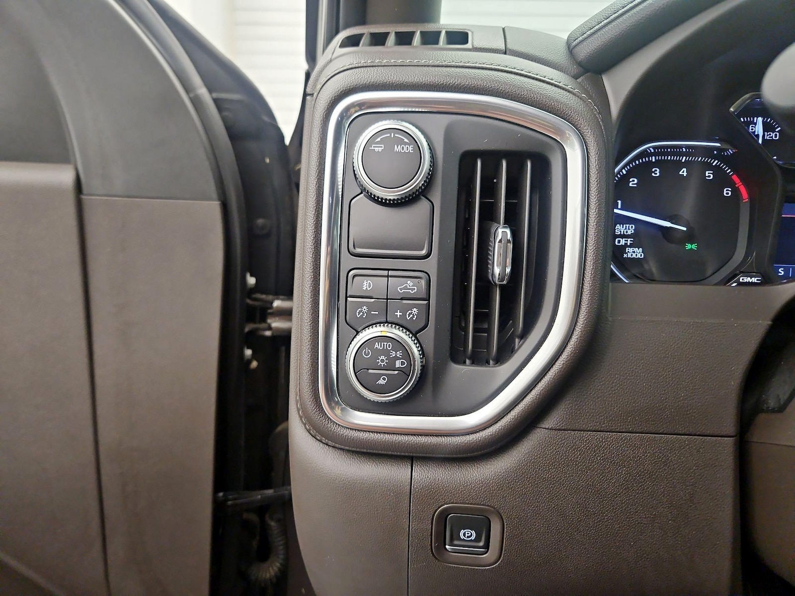 2020 GMC Sierra 1500 SLT - Photo 14