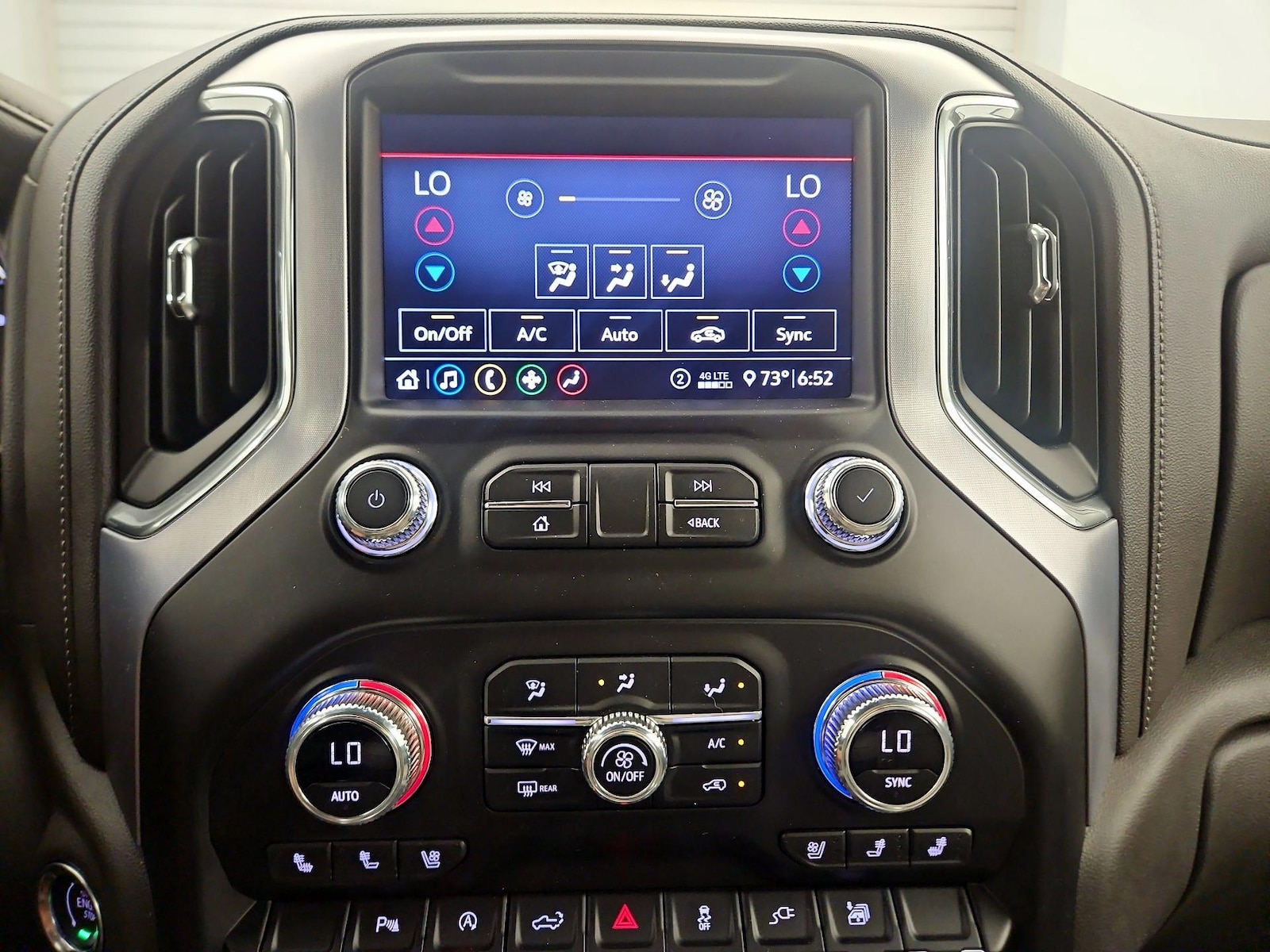 2020 GMC Sierra 1500 SLT - Photo 17