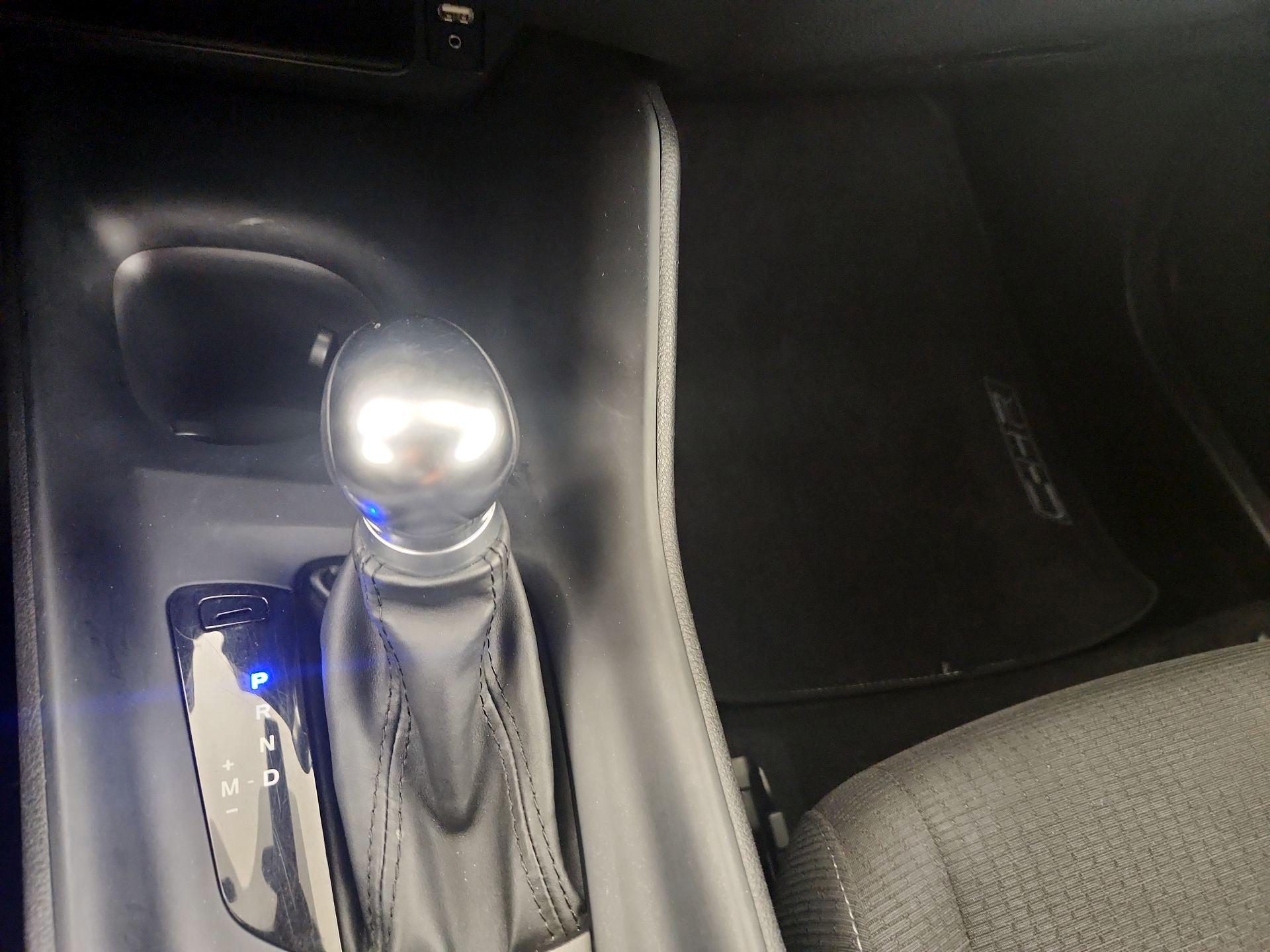 Thumbnail: 2019 Toyota C-HR - 15