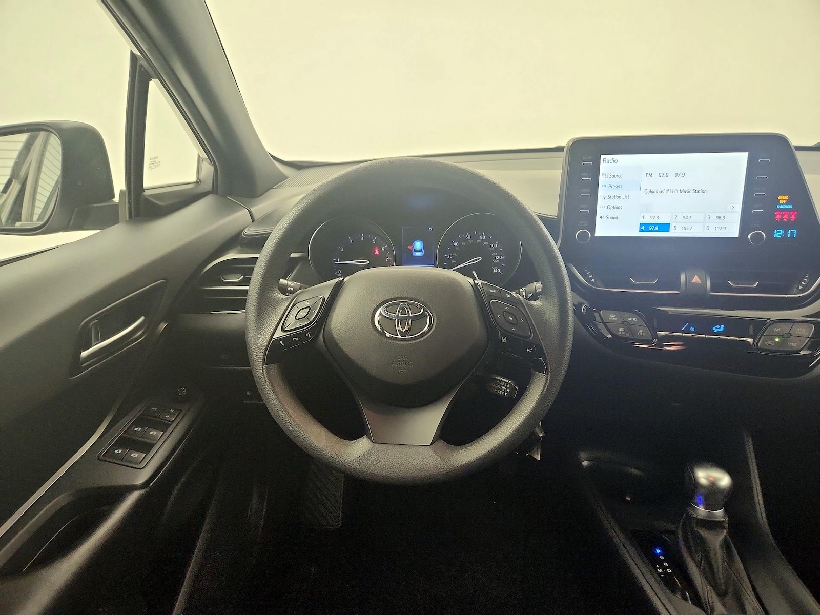 2019 Toyota C-HR LE - Photo 9