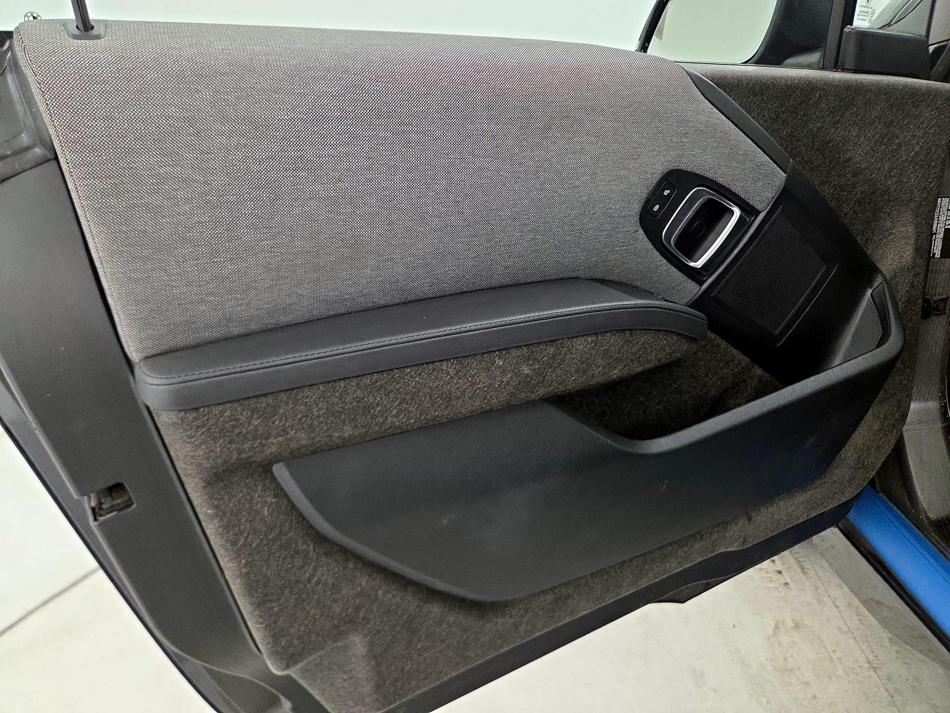 Thumbnail: 2018 BMW i3 - 12
