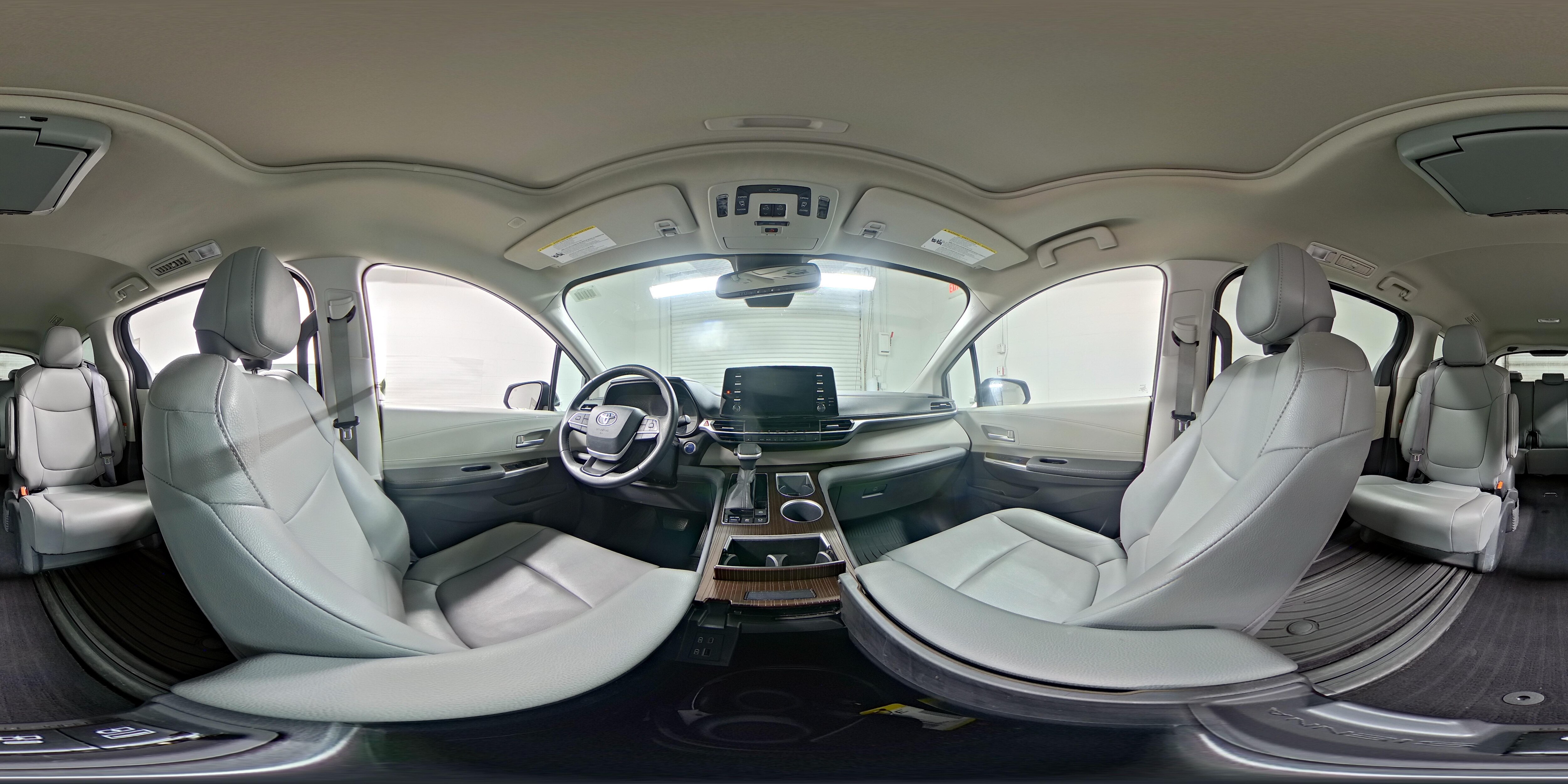 2022 Toyota Sienna XLE - Photo 27